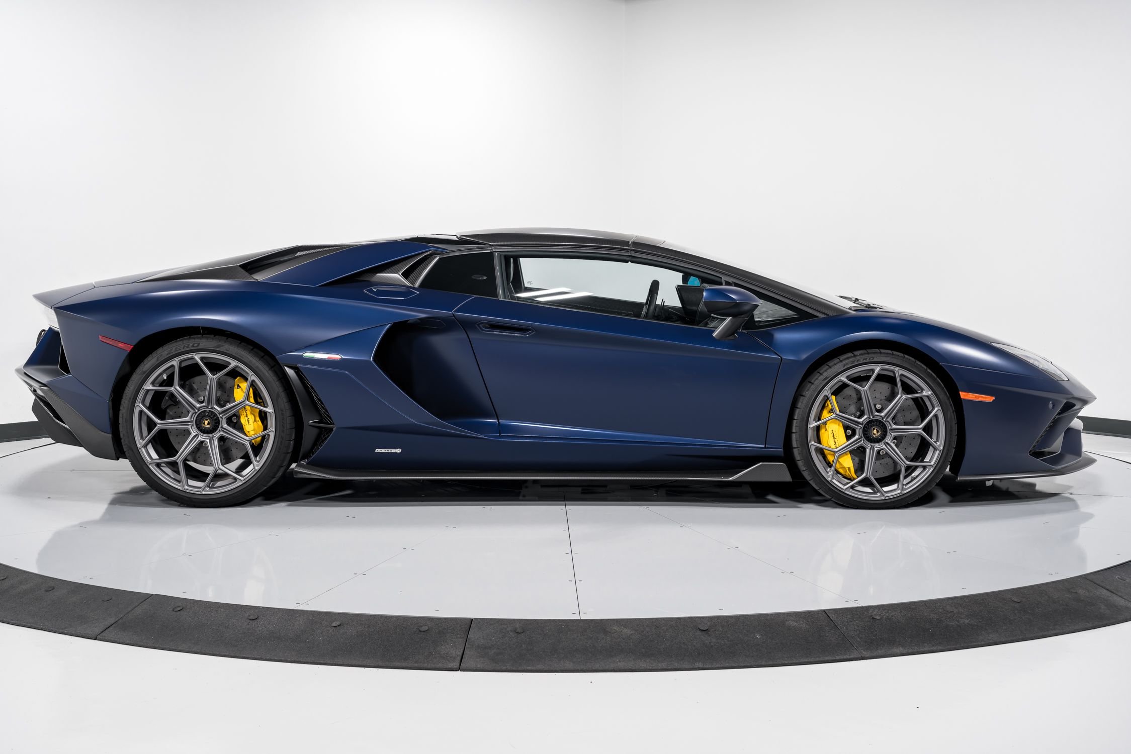 2022 Lamborghini Aventador Ultimae Roadster Certified 41