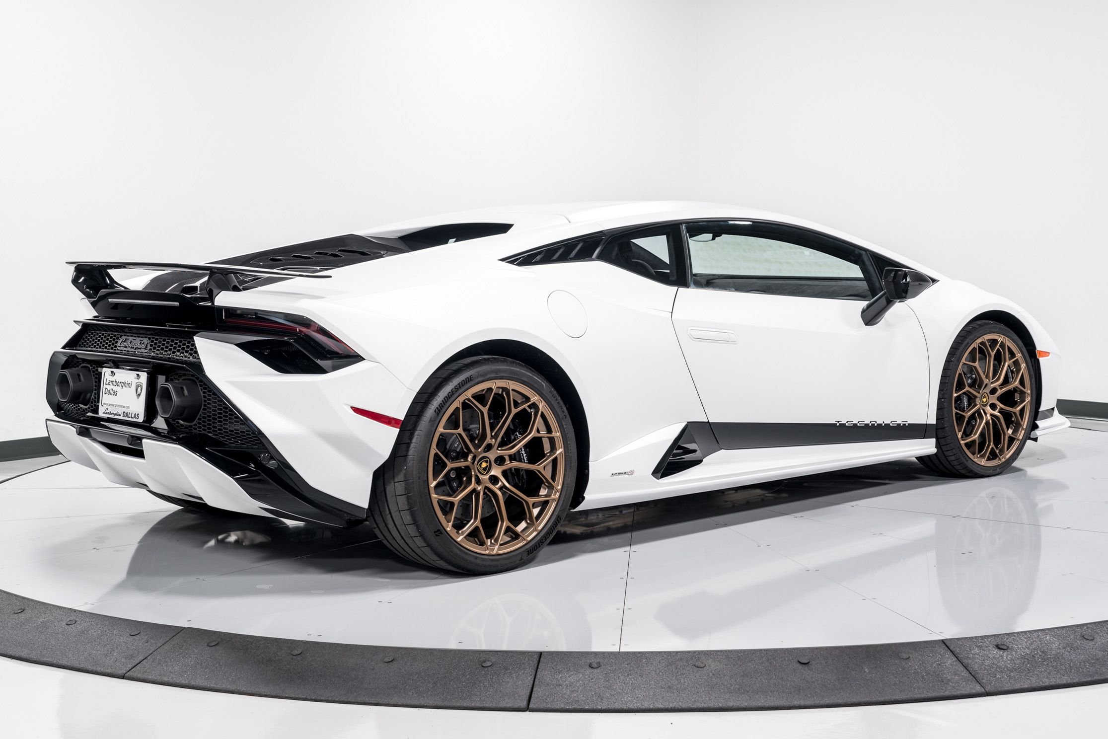 2024 Lamborghini Huracan Tecnica  3