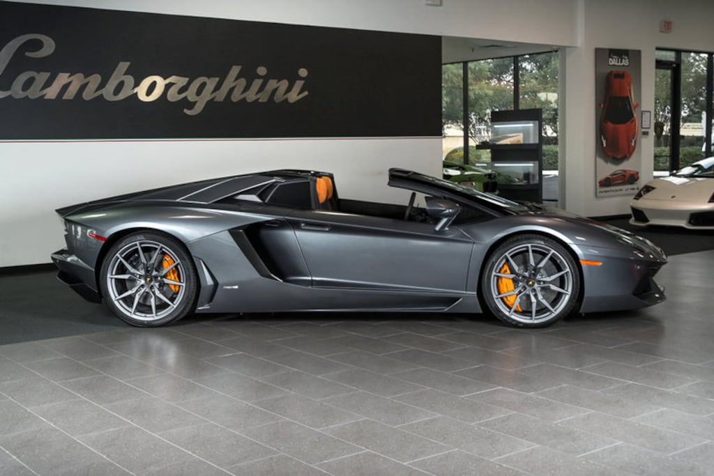 Used 2015 Lamborghini Aventador LP 700-4 Roadster