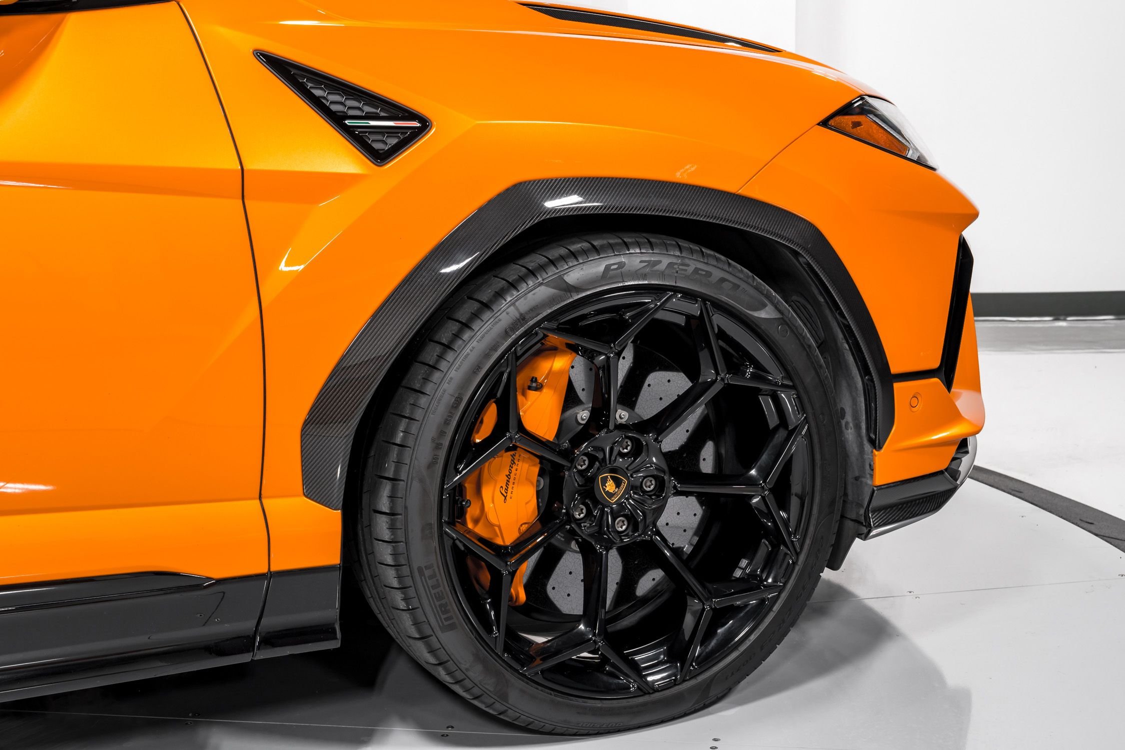 2023 Lamborghini Urus Performante  54