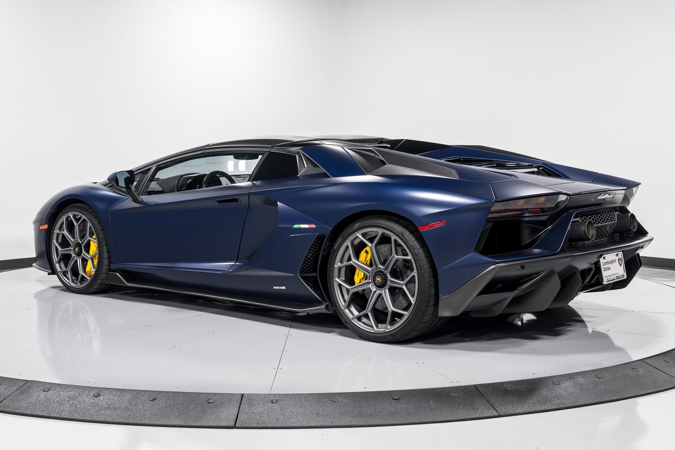 2022 Lamborghini Aventador Ultimae Roadster Certified 44