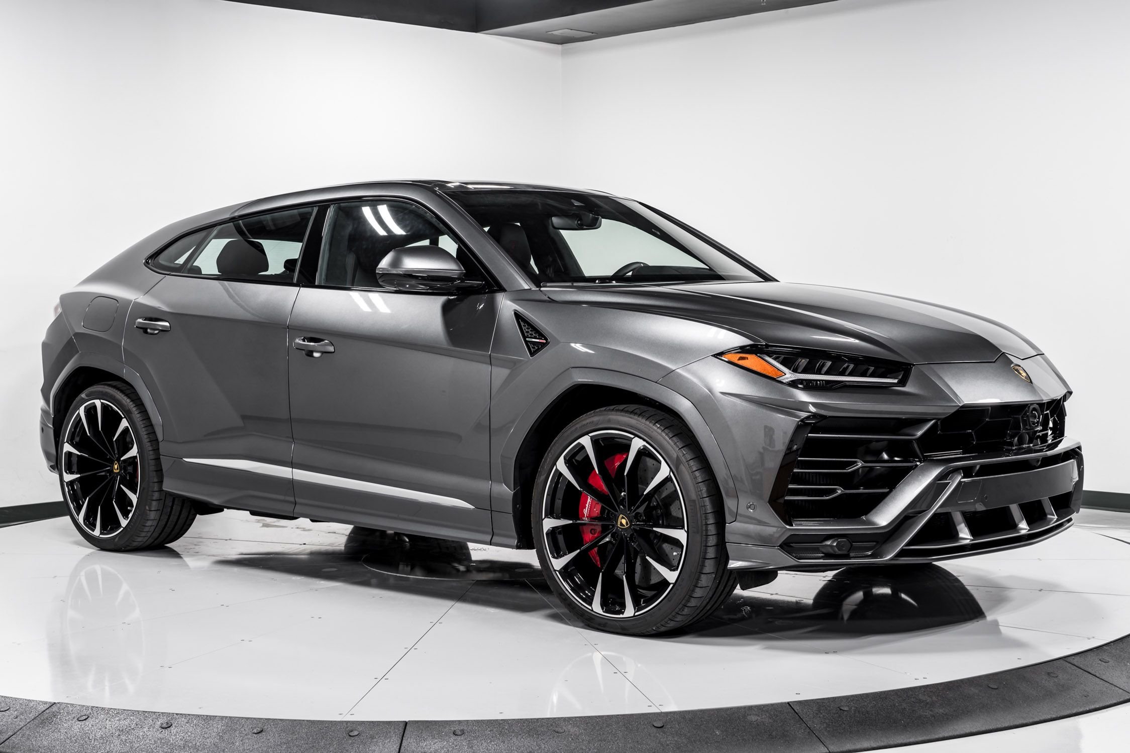 2020 Lamborghini Urus  43