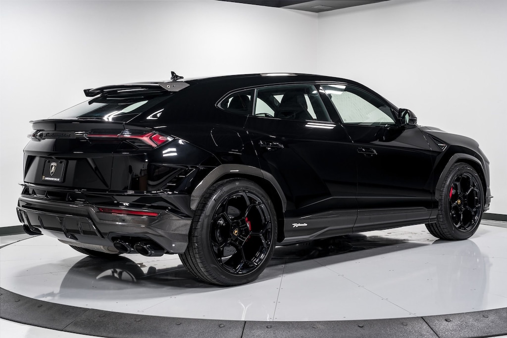 Used 2023 Lamborghini Urus Performante