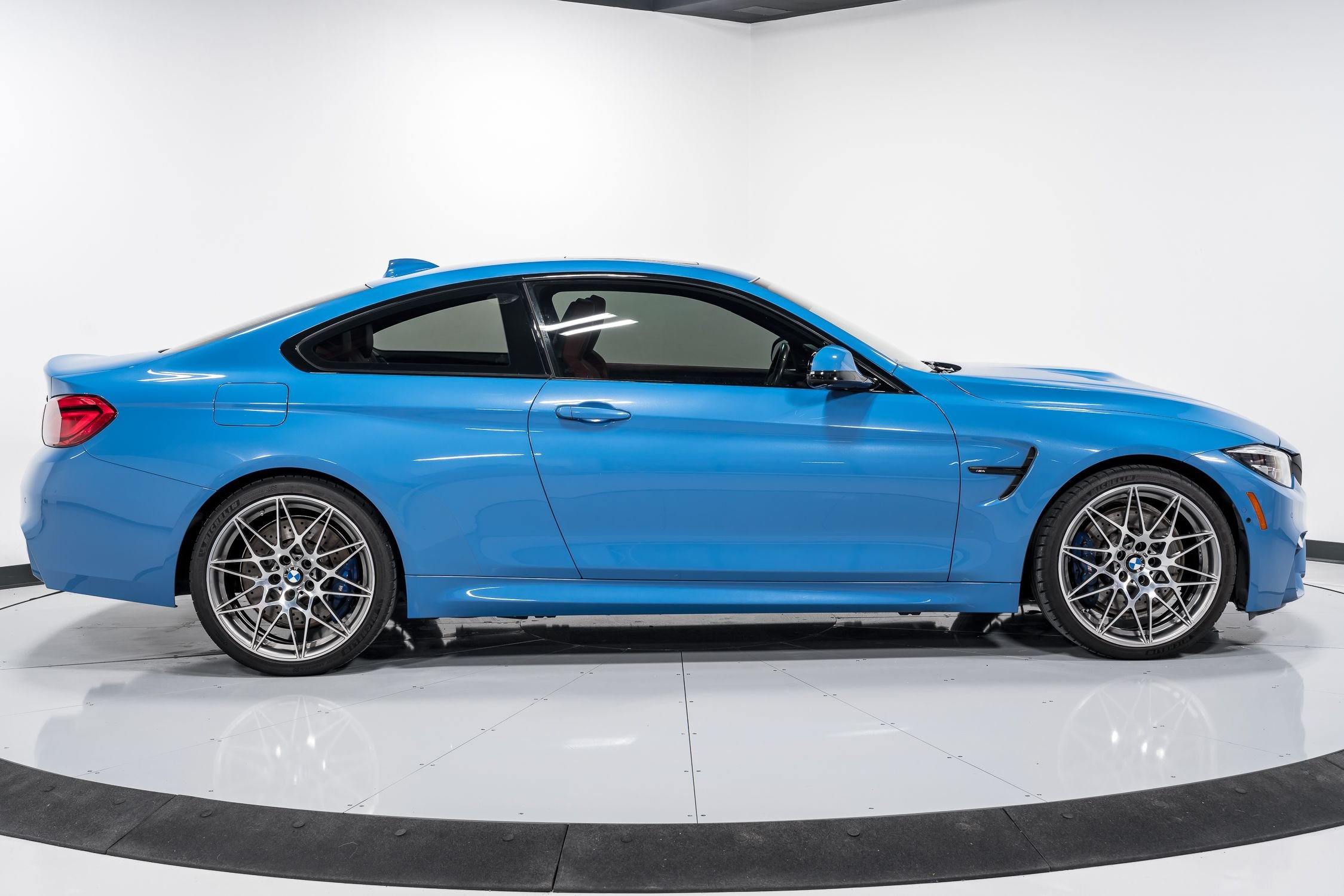 2019 BMW M4 Competition 6MT 2