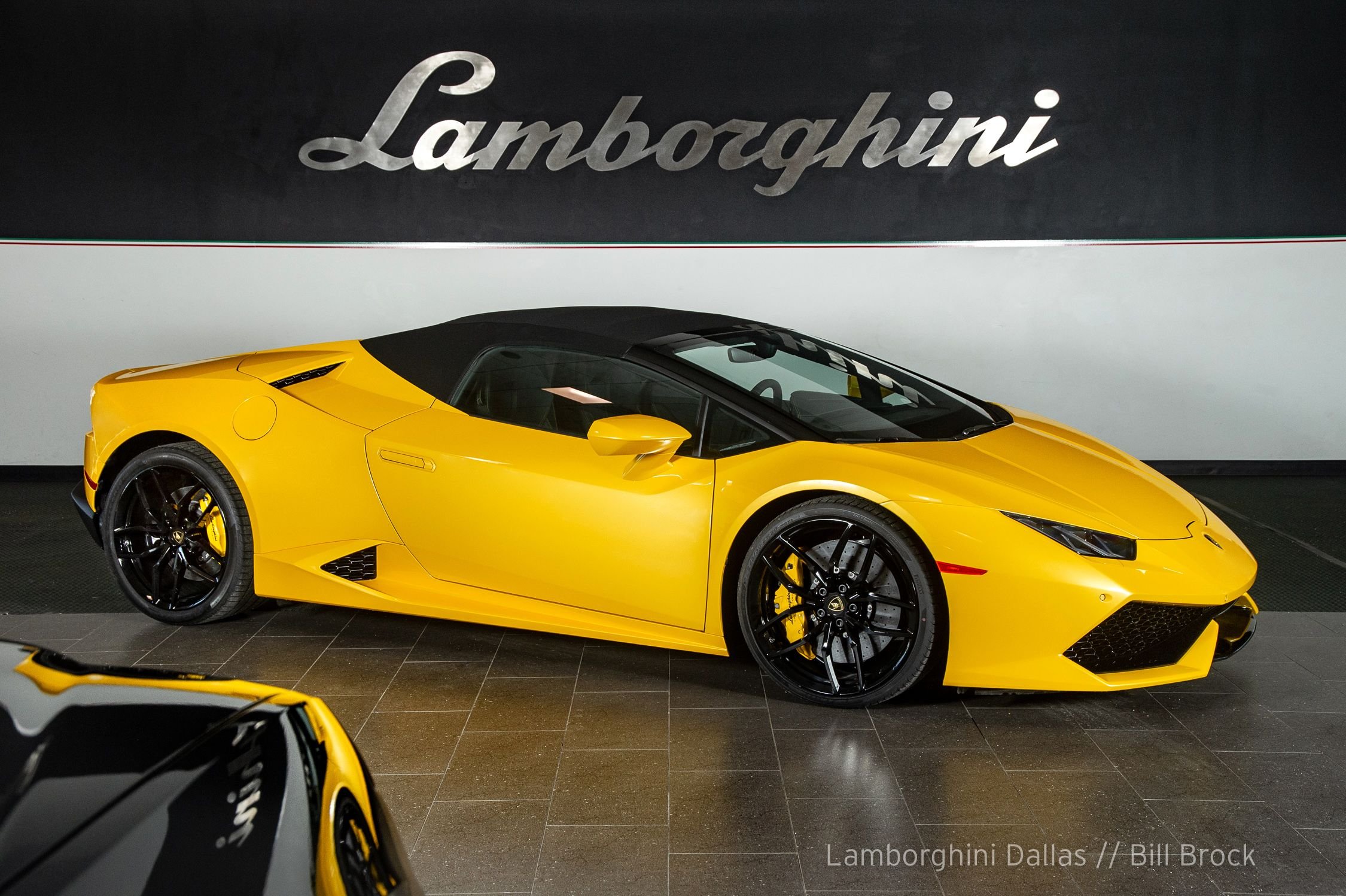 Used 2019 Lamborghini Huracan LP610-4 Spyder For Sale at