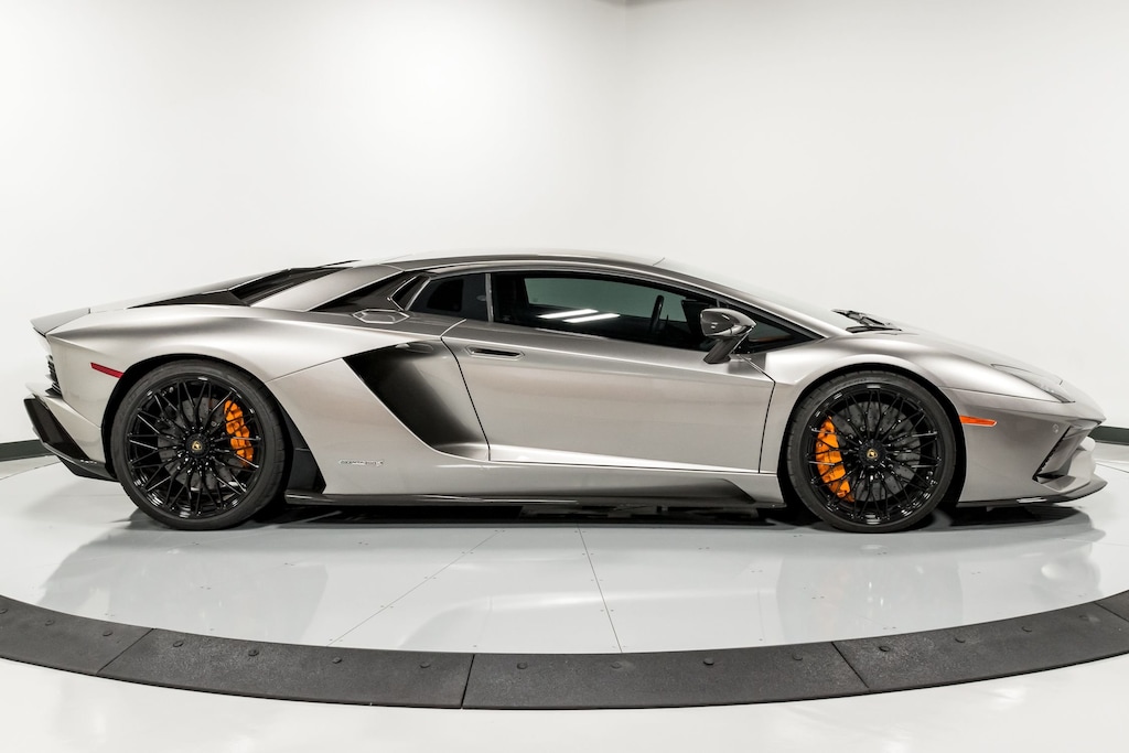 Used 2018 Lamborghini Aventador S