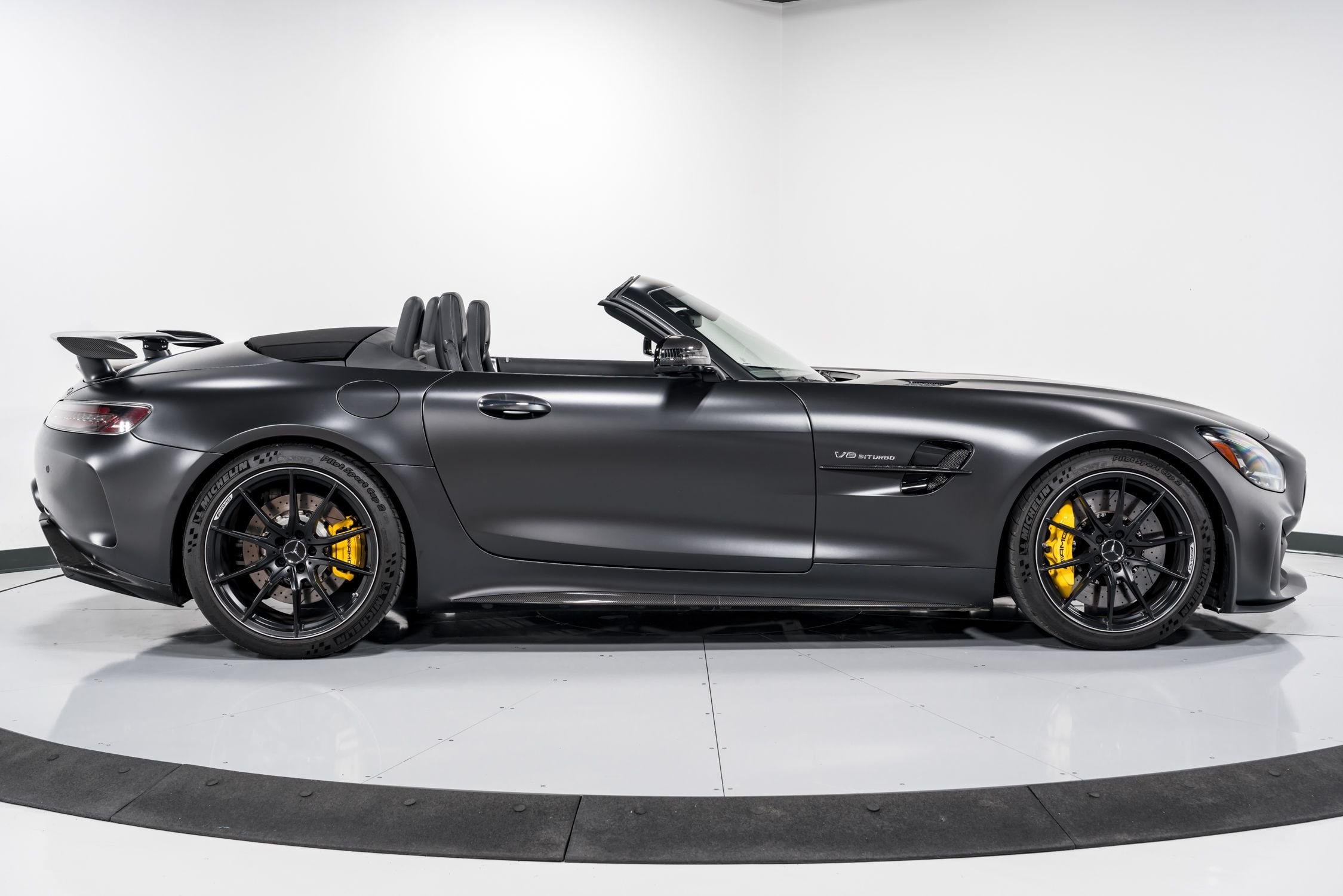 2020 Mercedes-Benz AMG GT R Roadster 2