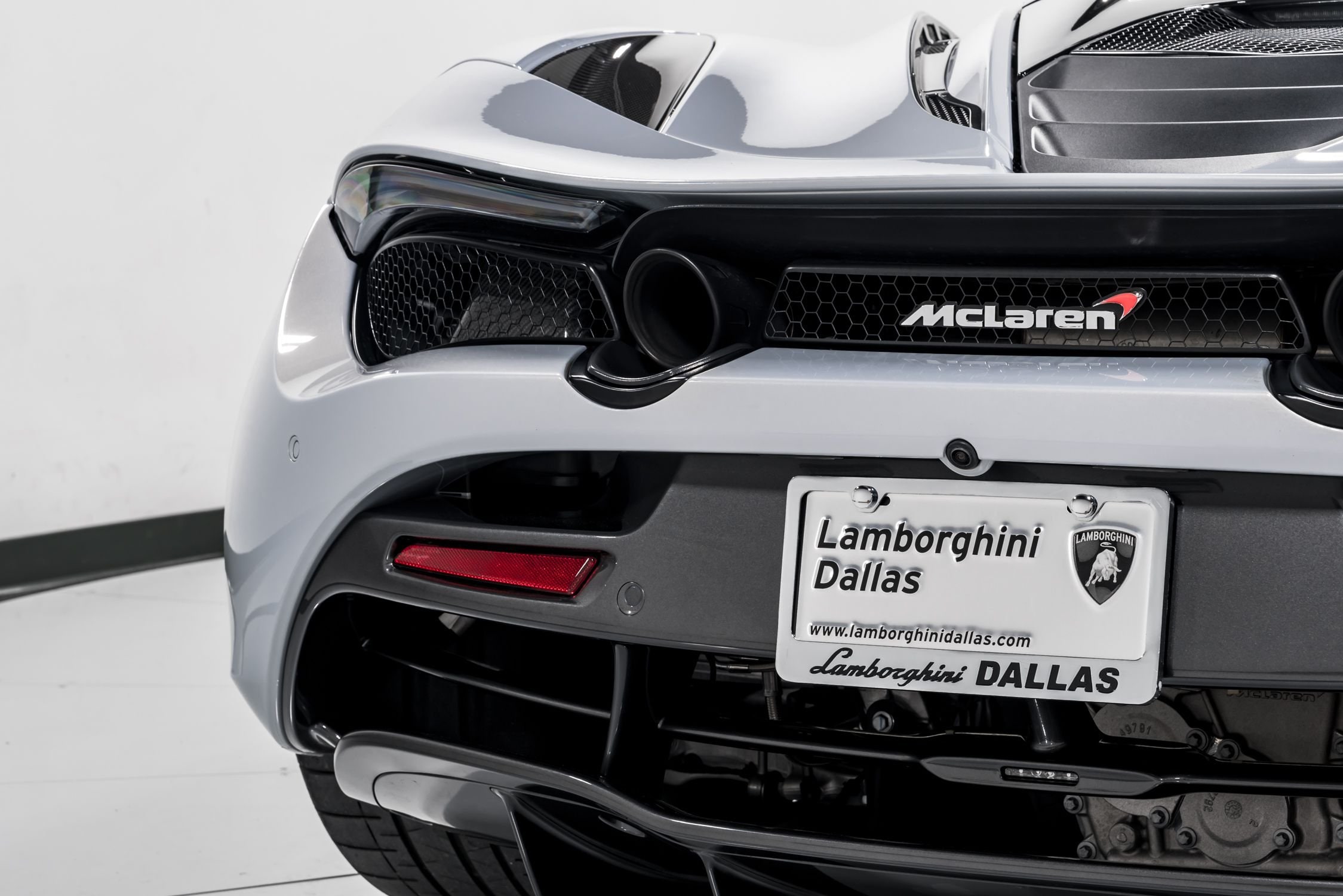 2018 McLaren 720S  43