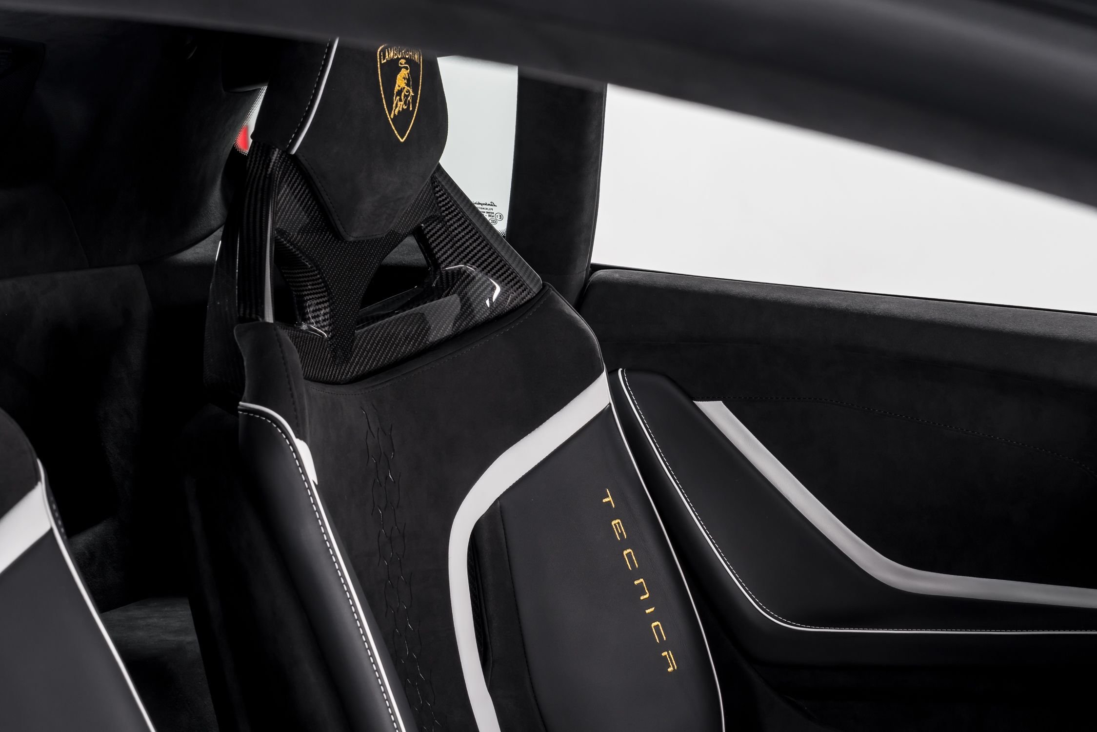 2023 Lamborghini Huracan Tecnica  33