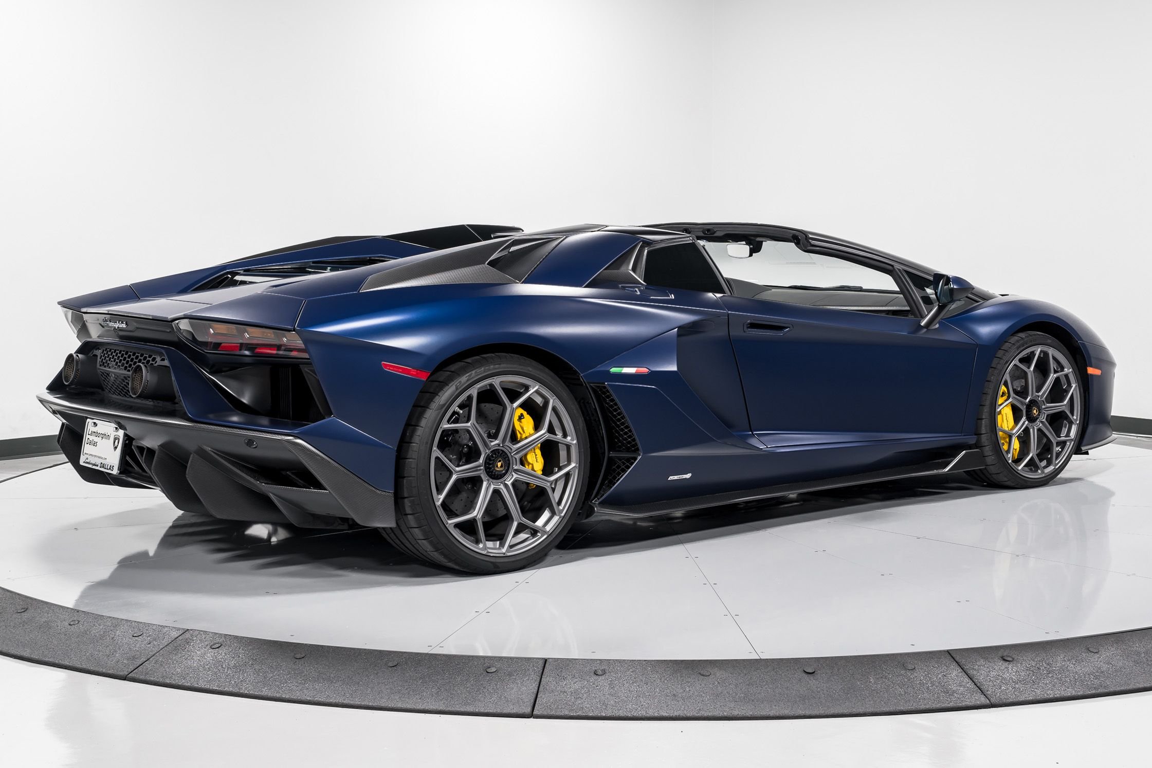 2022 Lamborghini Aventador Ultimae Roadster Certified 3