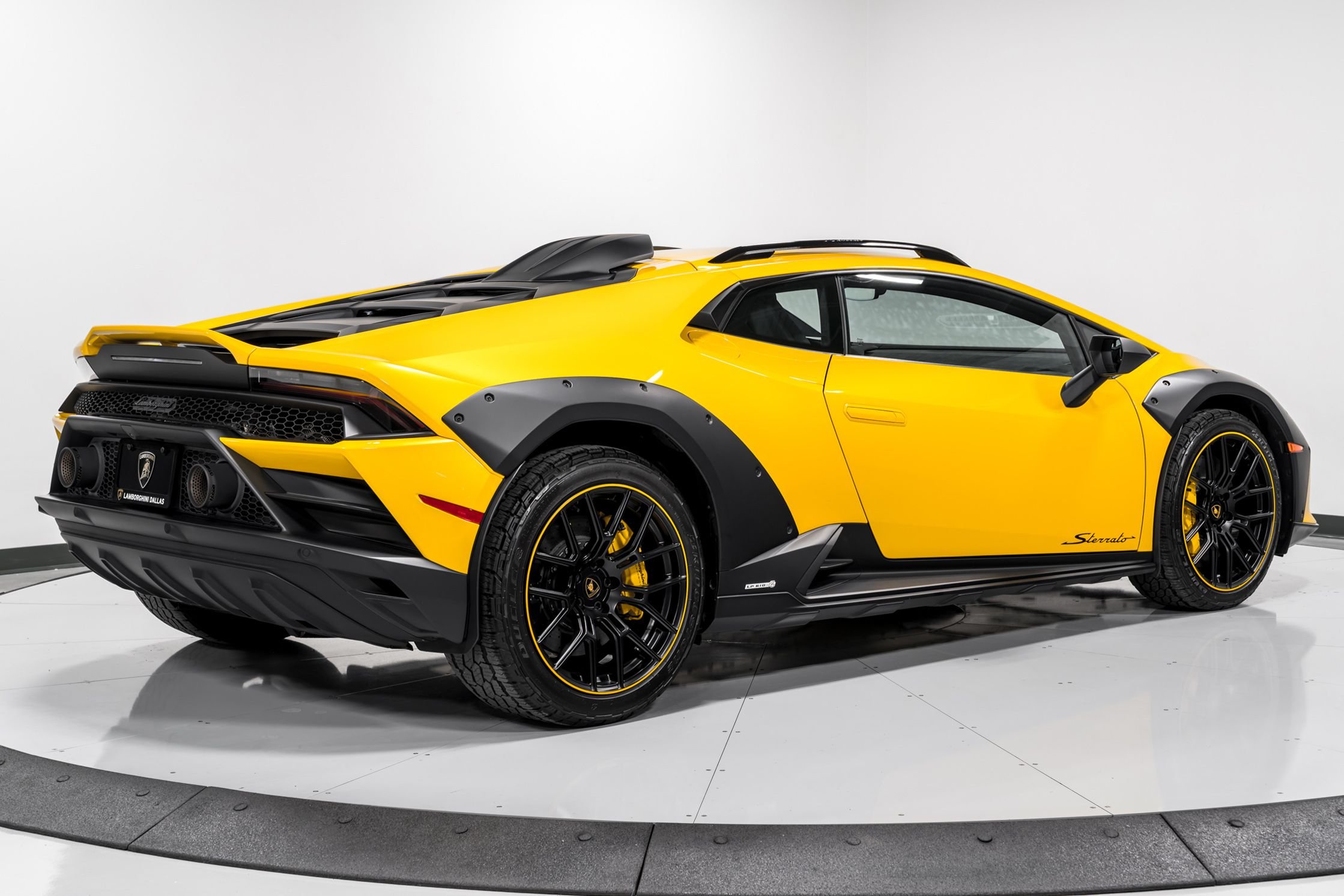 2024 Lamborghini Huracan Sterrato photo 3