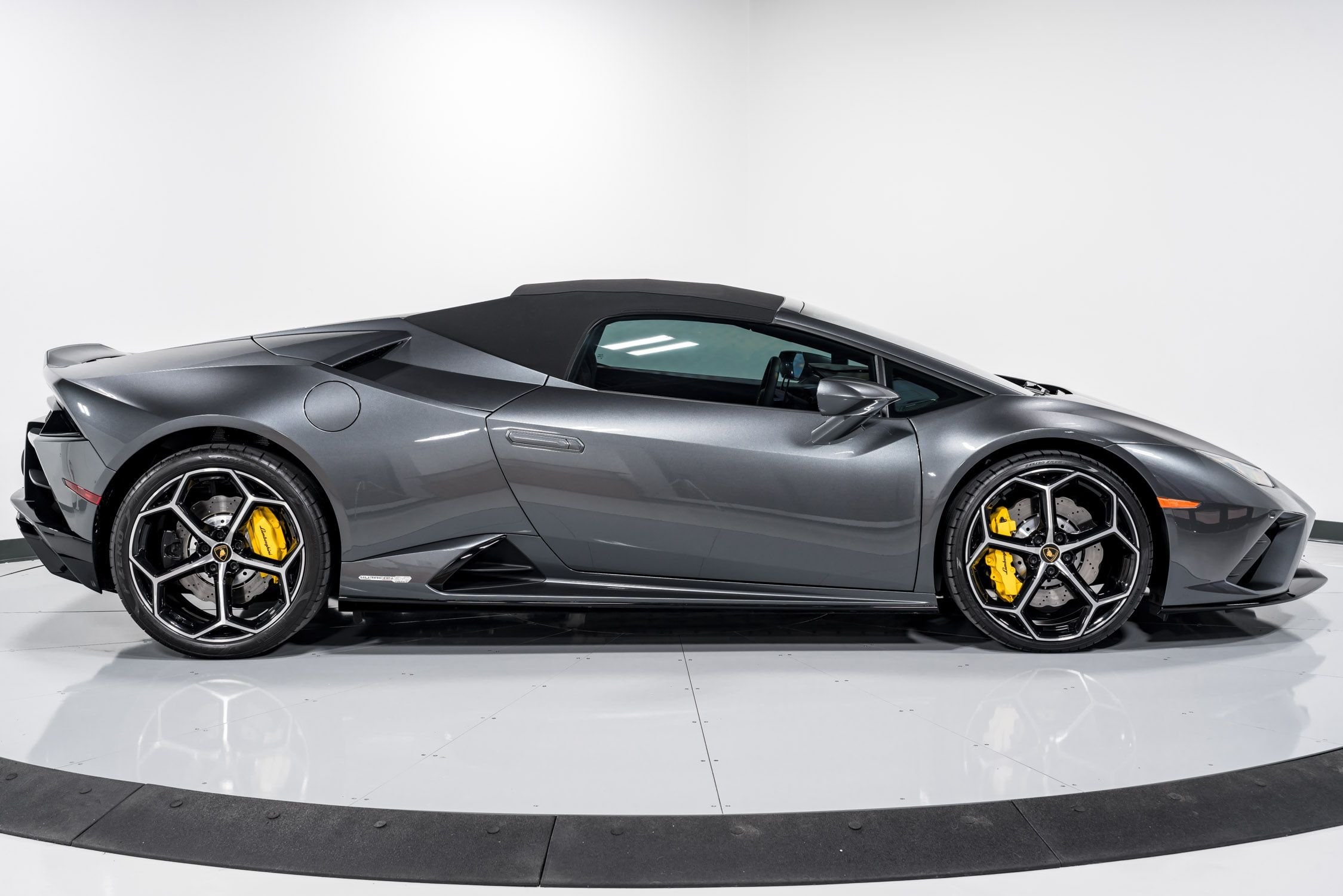 Used 2022 Lamborghini Huracan EVO Spyder For Sale at 