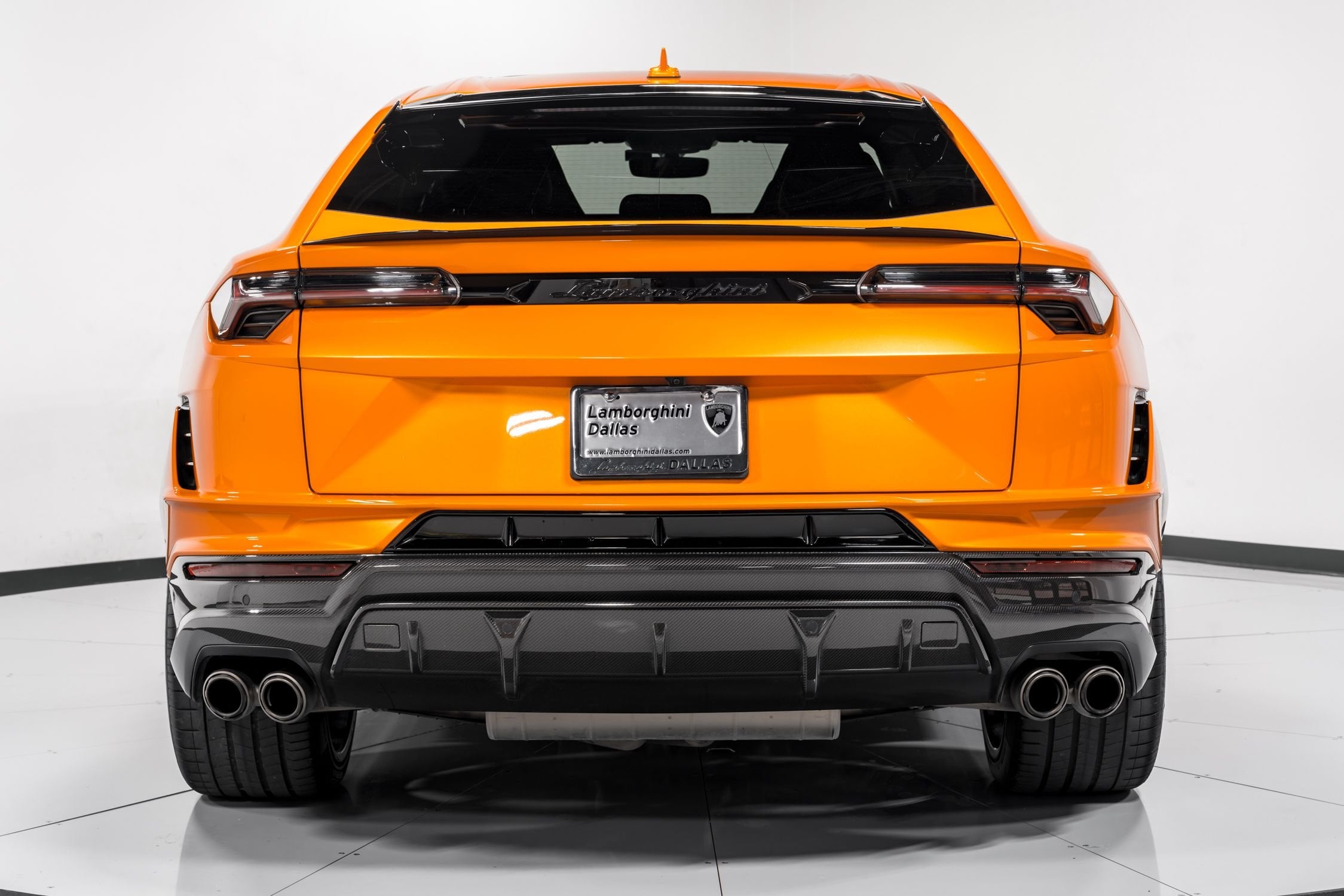 2023 Lamborghini Urus Performante  4