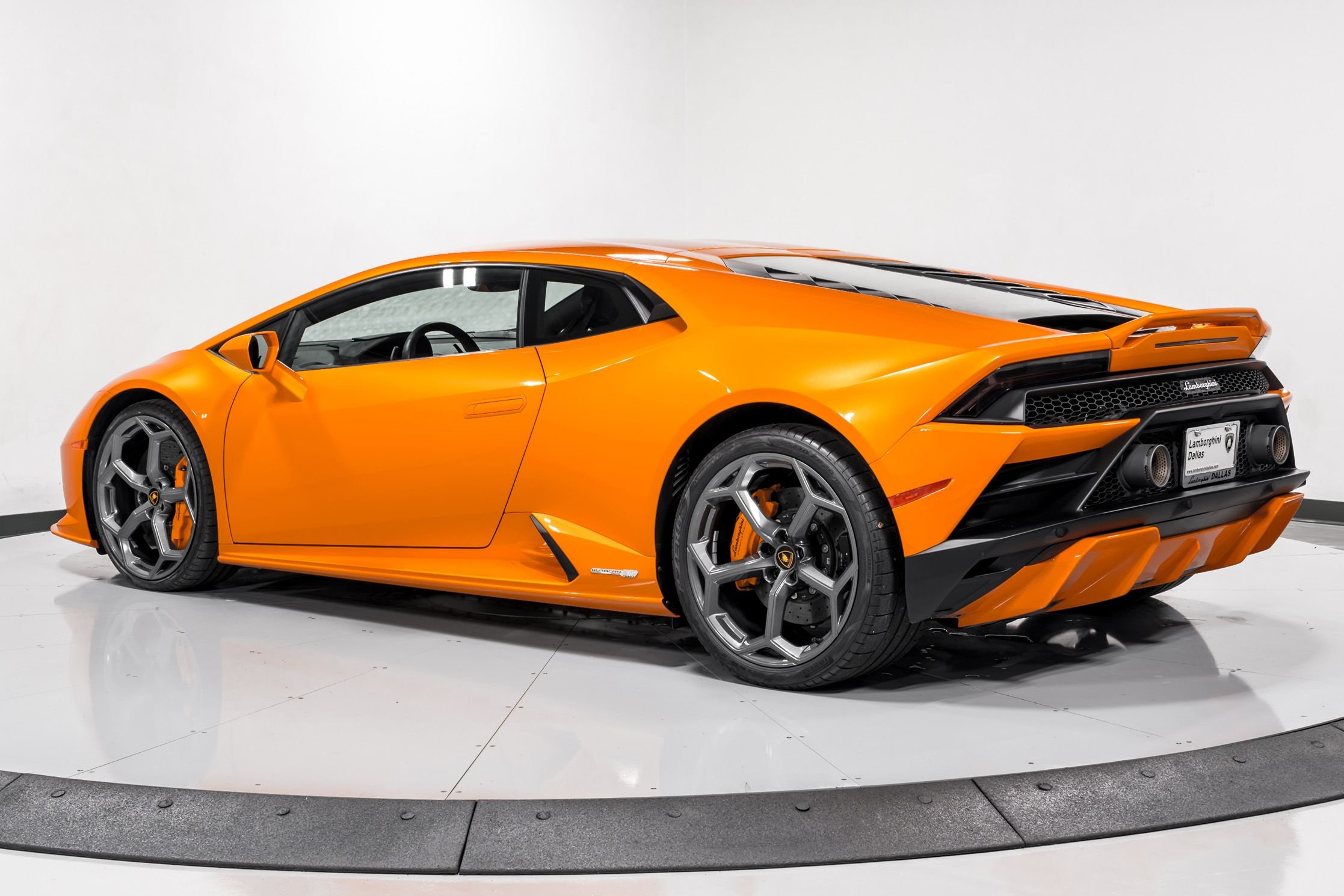 2023 Lamborghini Huracan EVO Coupe RWD  5