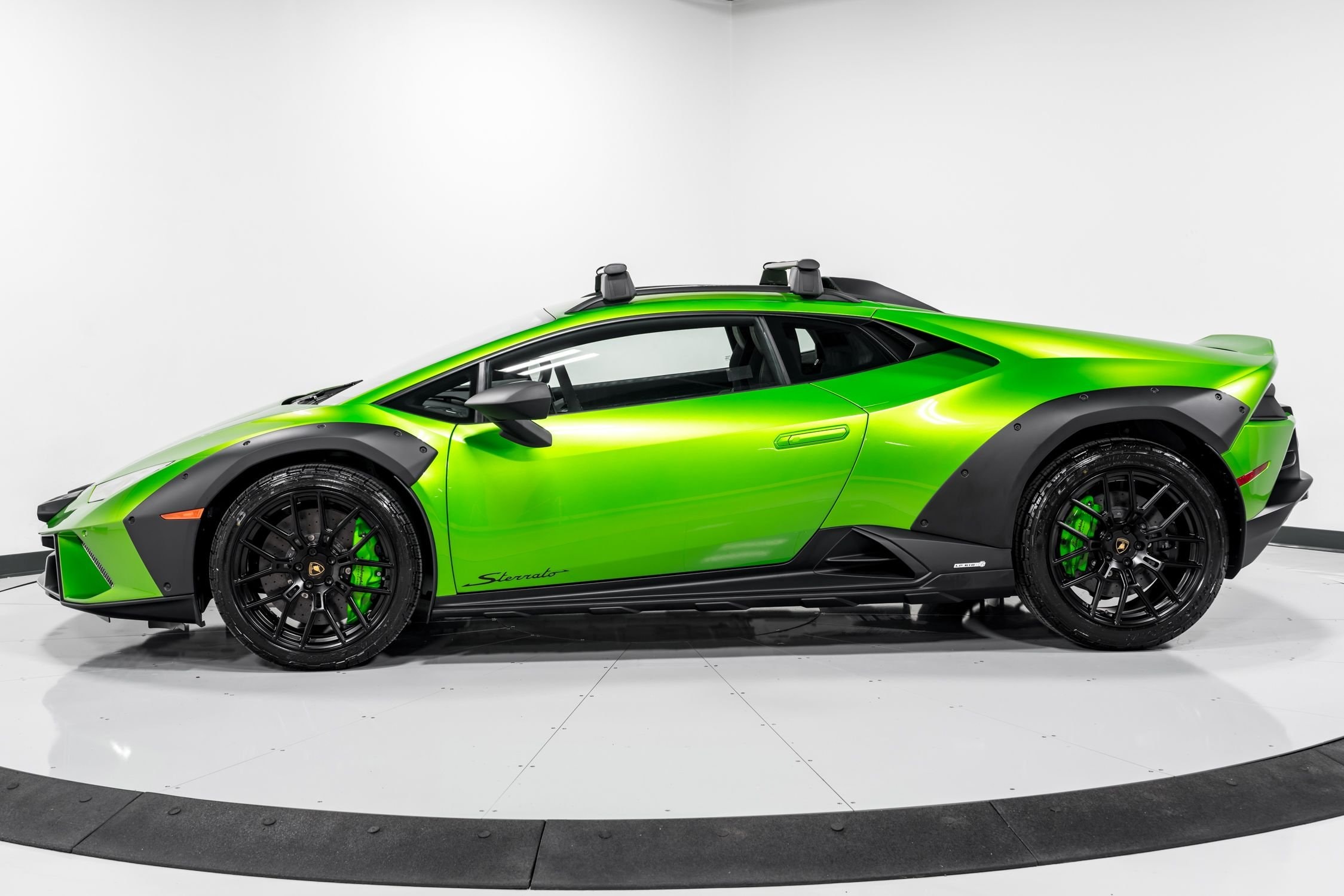 2024 Lamborghini Huracan Sterrato  6