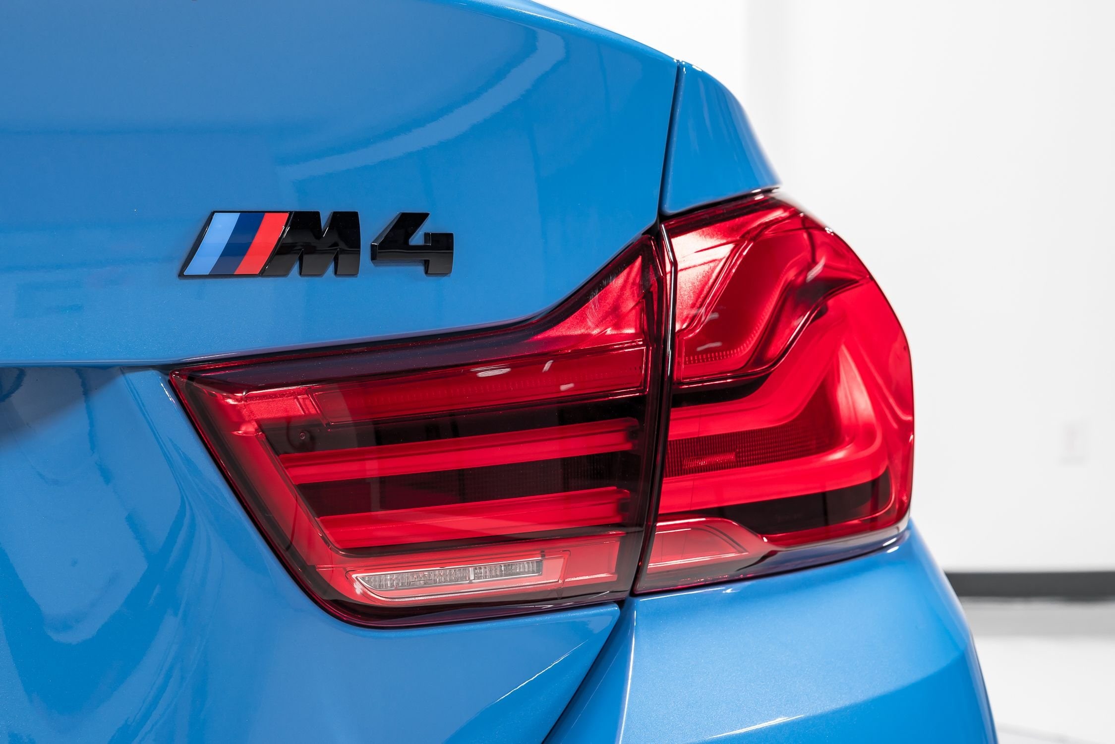 2019 BMW M4 Competition 6MT 54