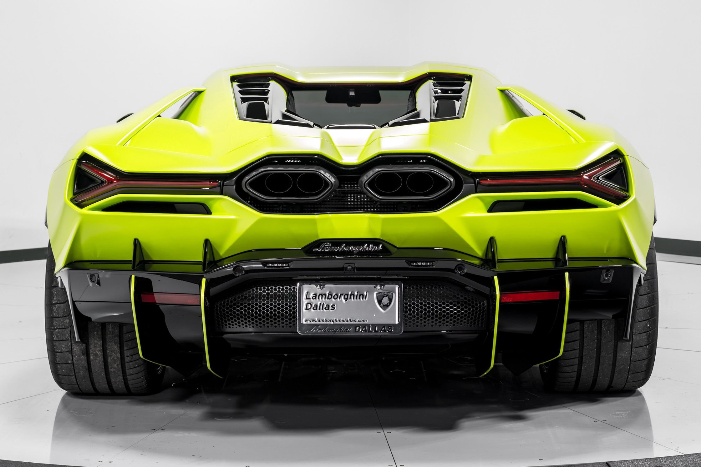 2024 Lamborghini Revuelto photo 4