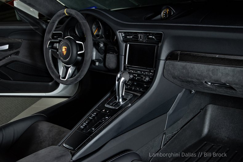 Porsche 911 GT3 RS Alcantara Interior Is the Most Luxurious Ever -  autoevolution