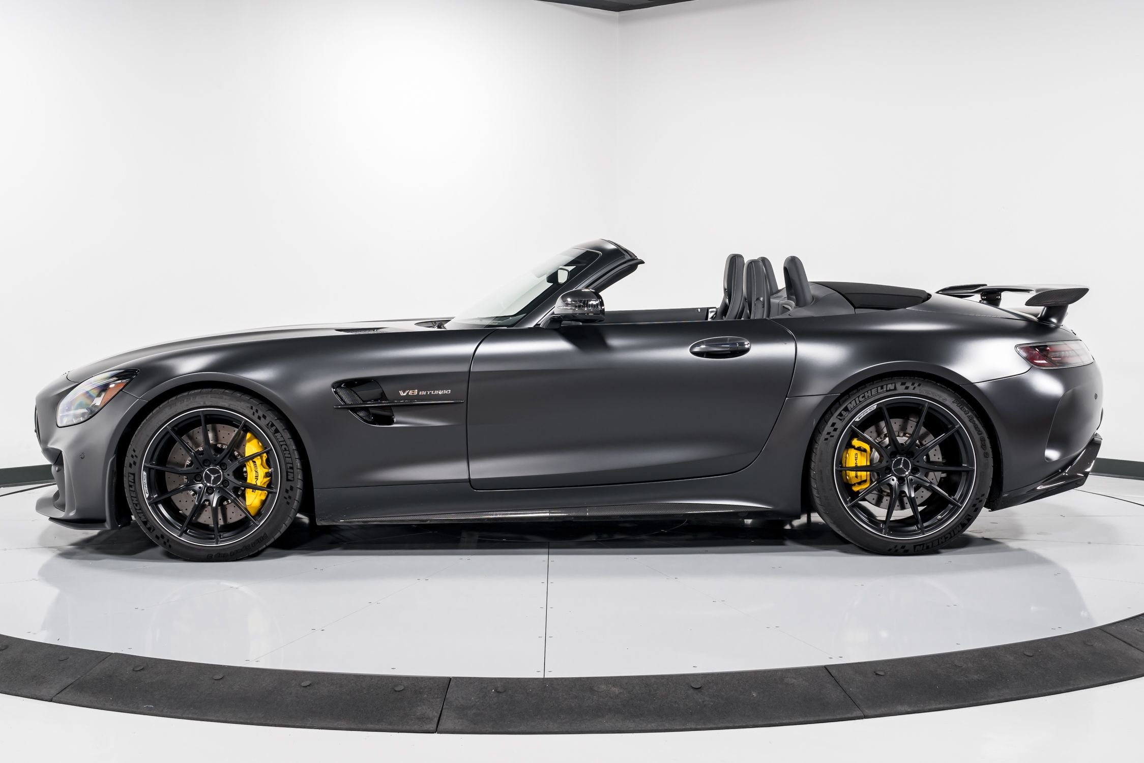 2020 Mercedes-Benz AMG GT R Roadster 6