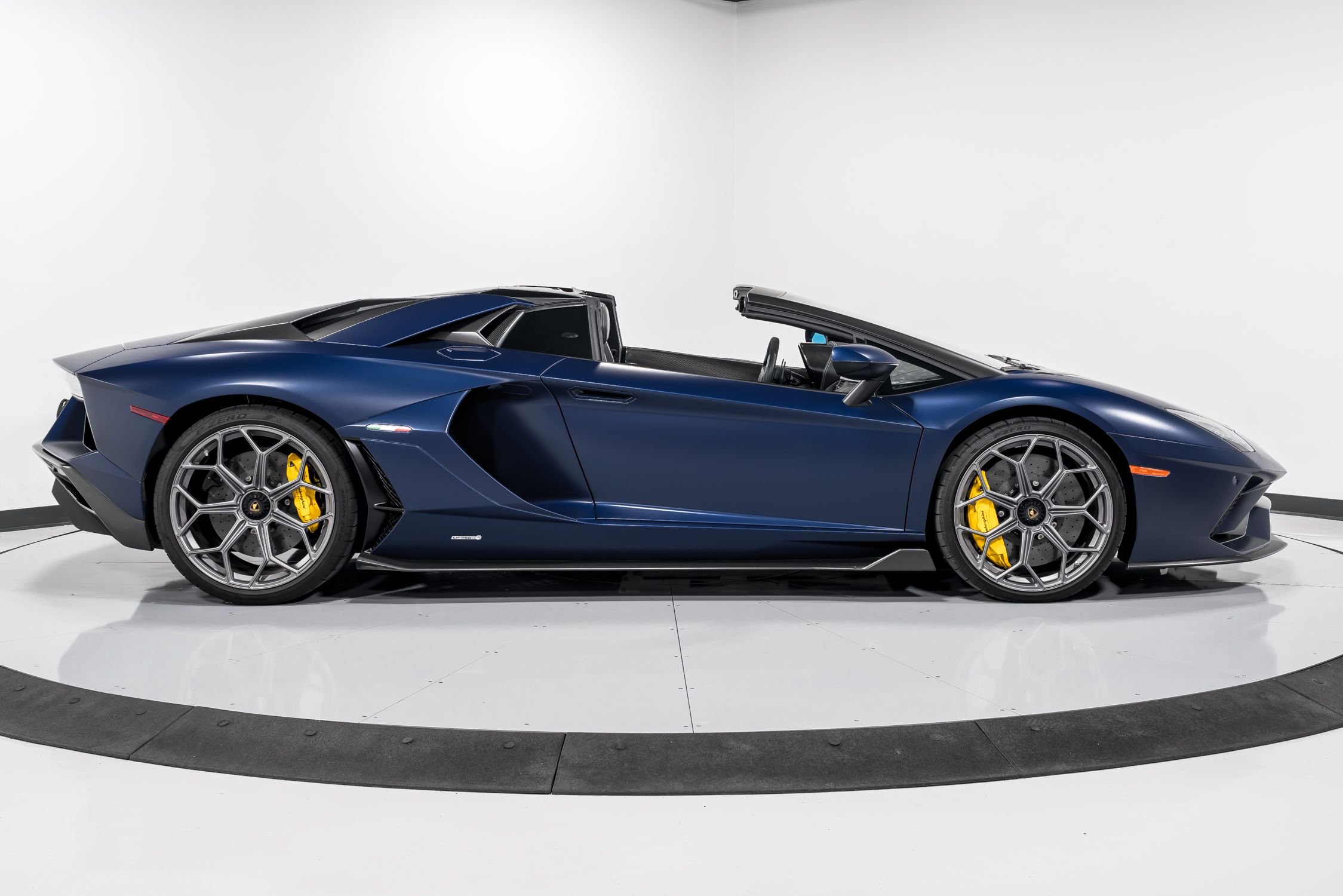 2022 Lamborghini Aventador Ultimae Roadster Certified 2