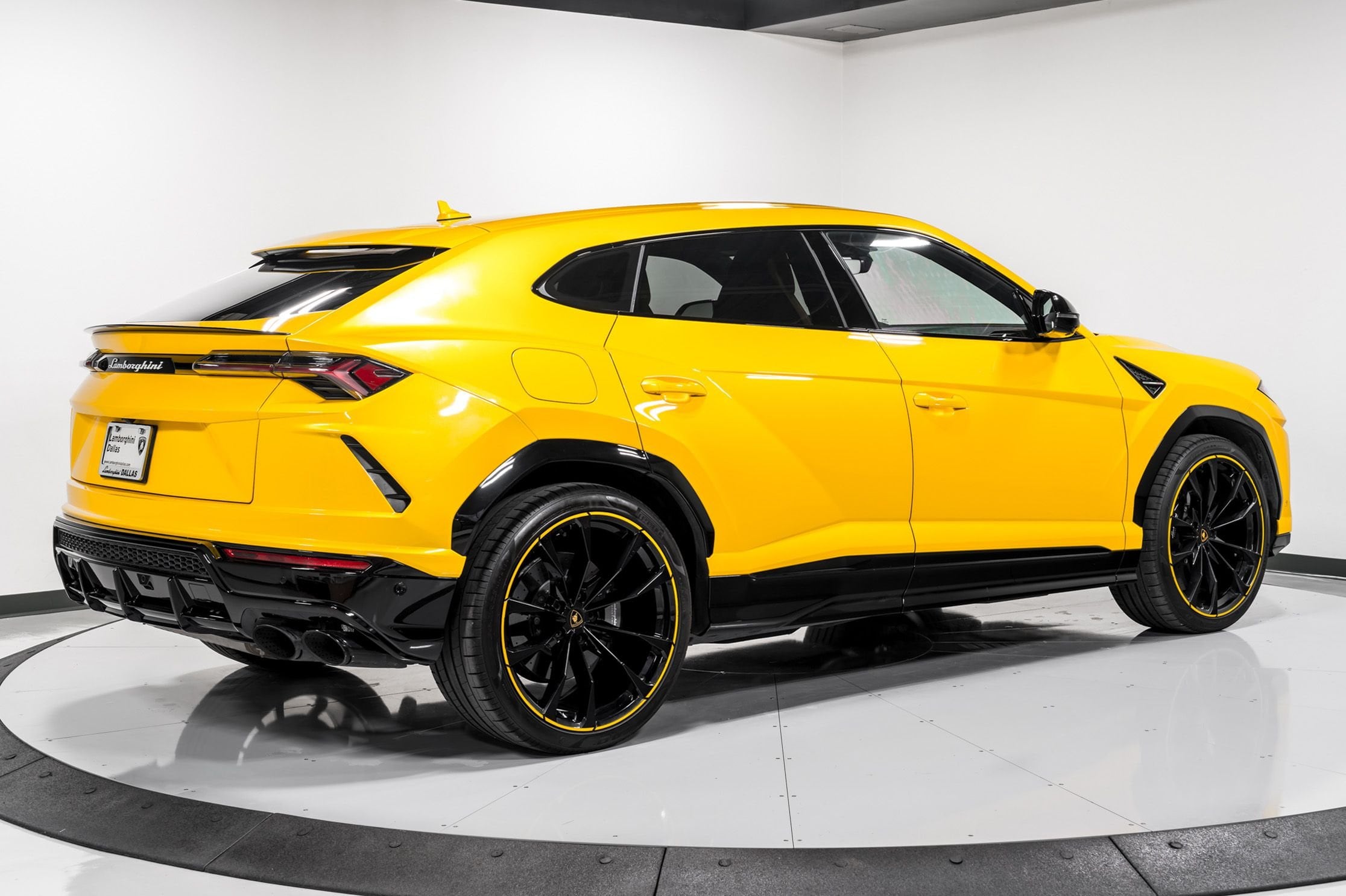 2022 Lamborghini Urus Certified 3