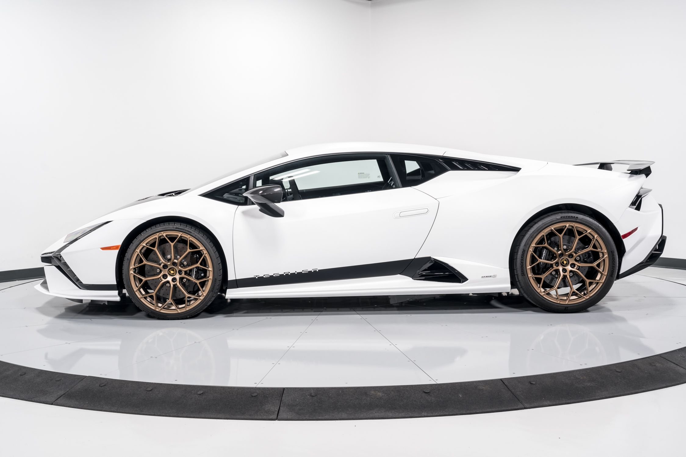 2024 Lamborghini Huracan Tecnica  6