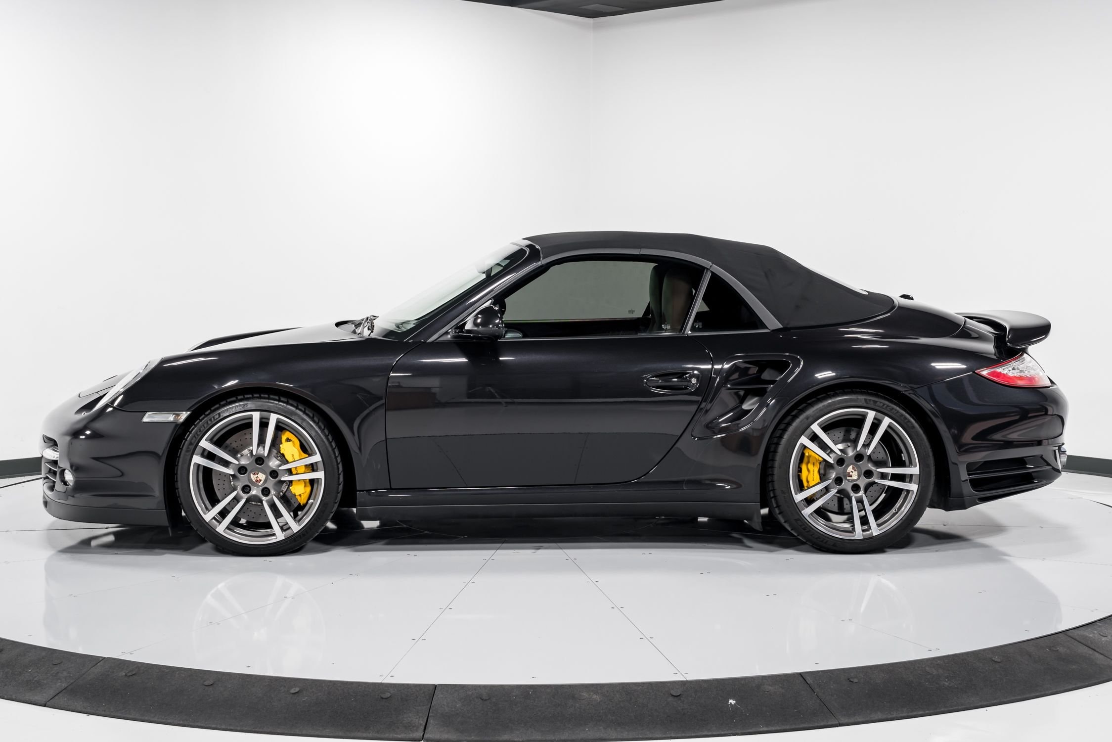 2013 Porsche 911 Turbo S Cabriolet 44