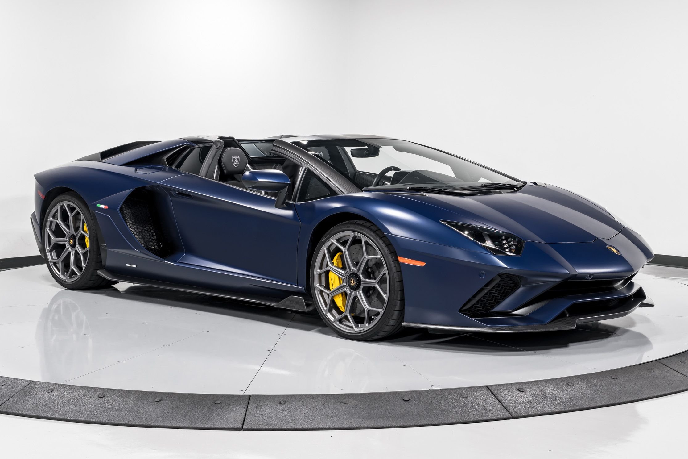 2022 Lamborghini Aventador Ultimae Roadster Certified 39