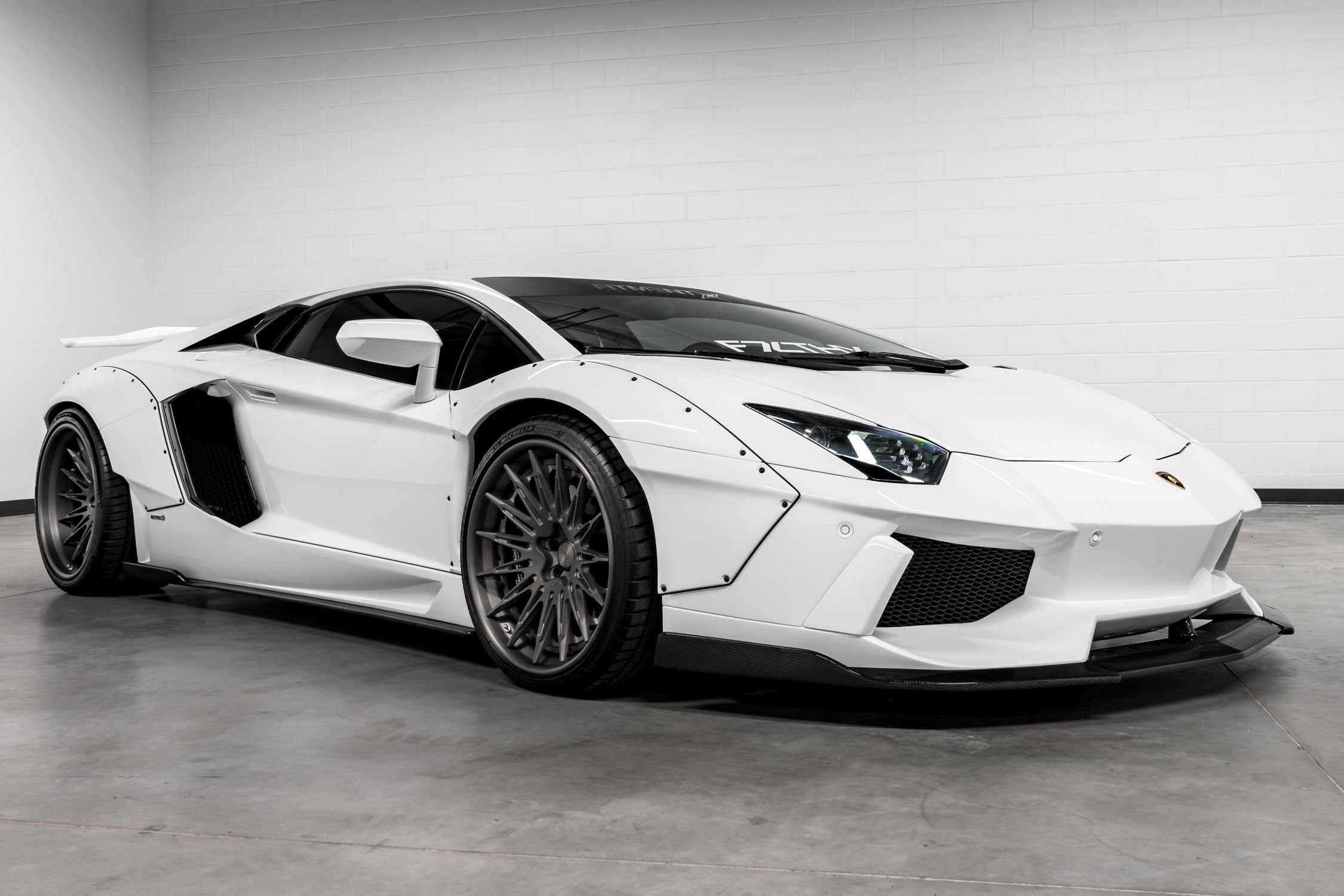 Liberty Walk LB works Lamborghini Aventador LP700-4 Roadster