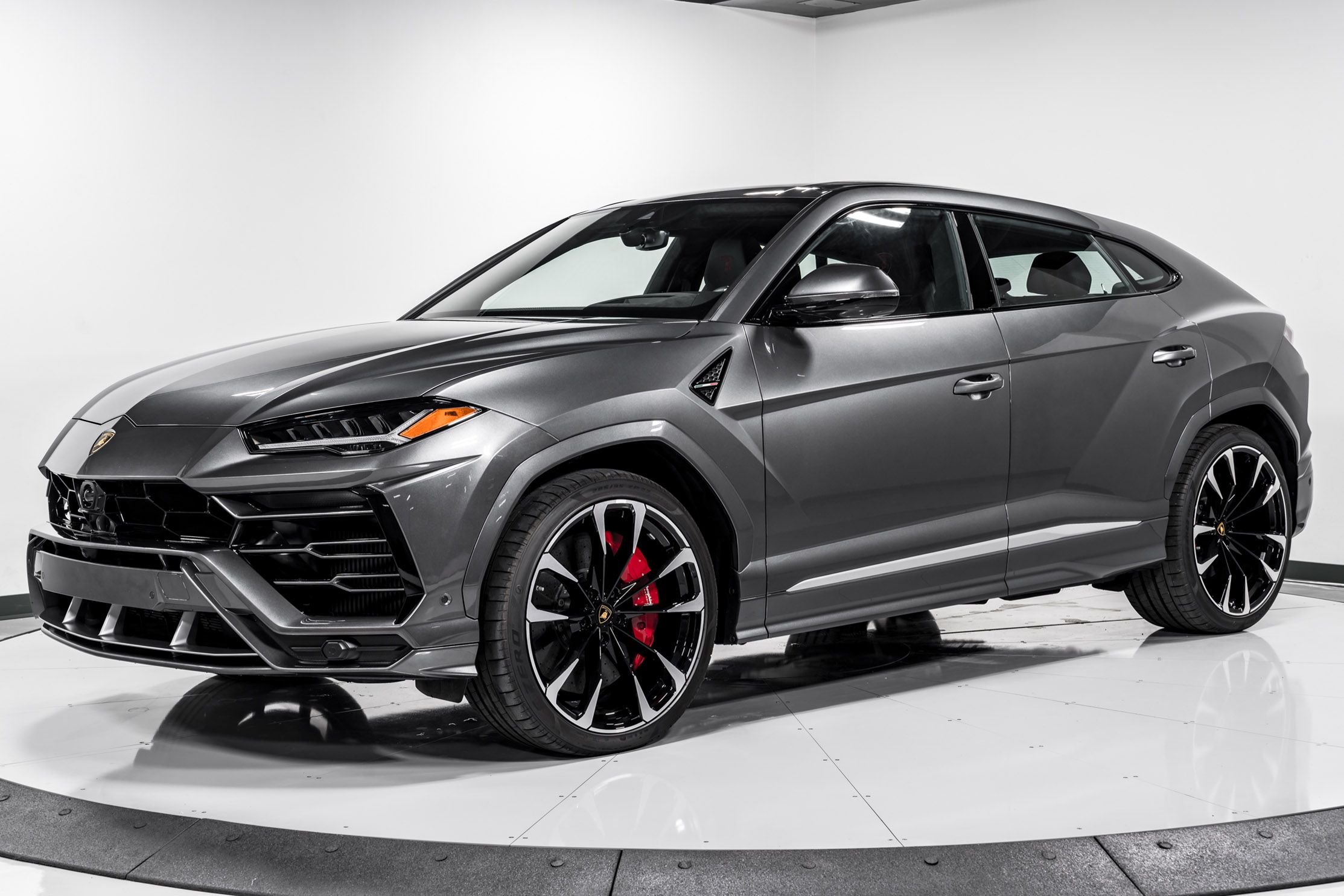 2020 Lamborghini Urus  7