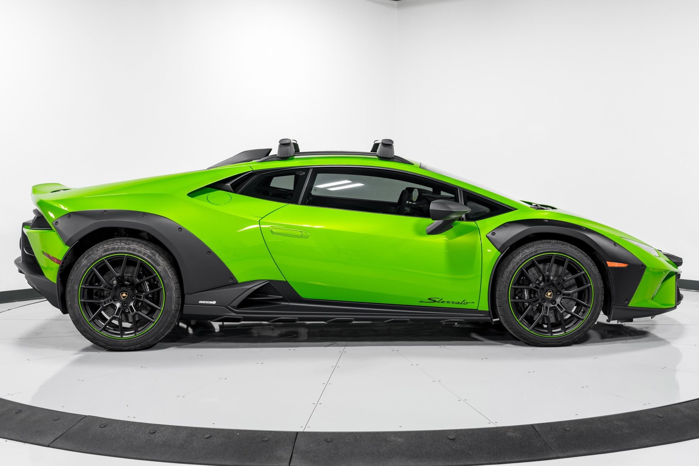 2023 Lamborghini Huracan Sterrato  2