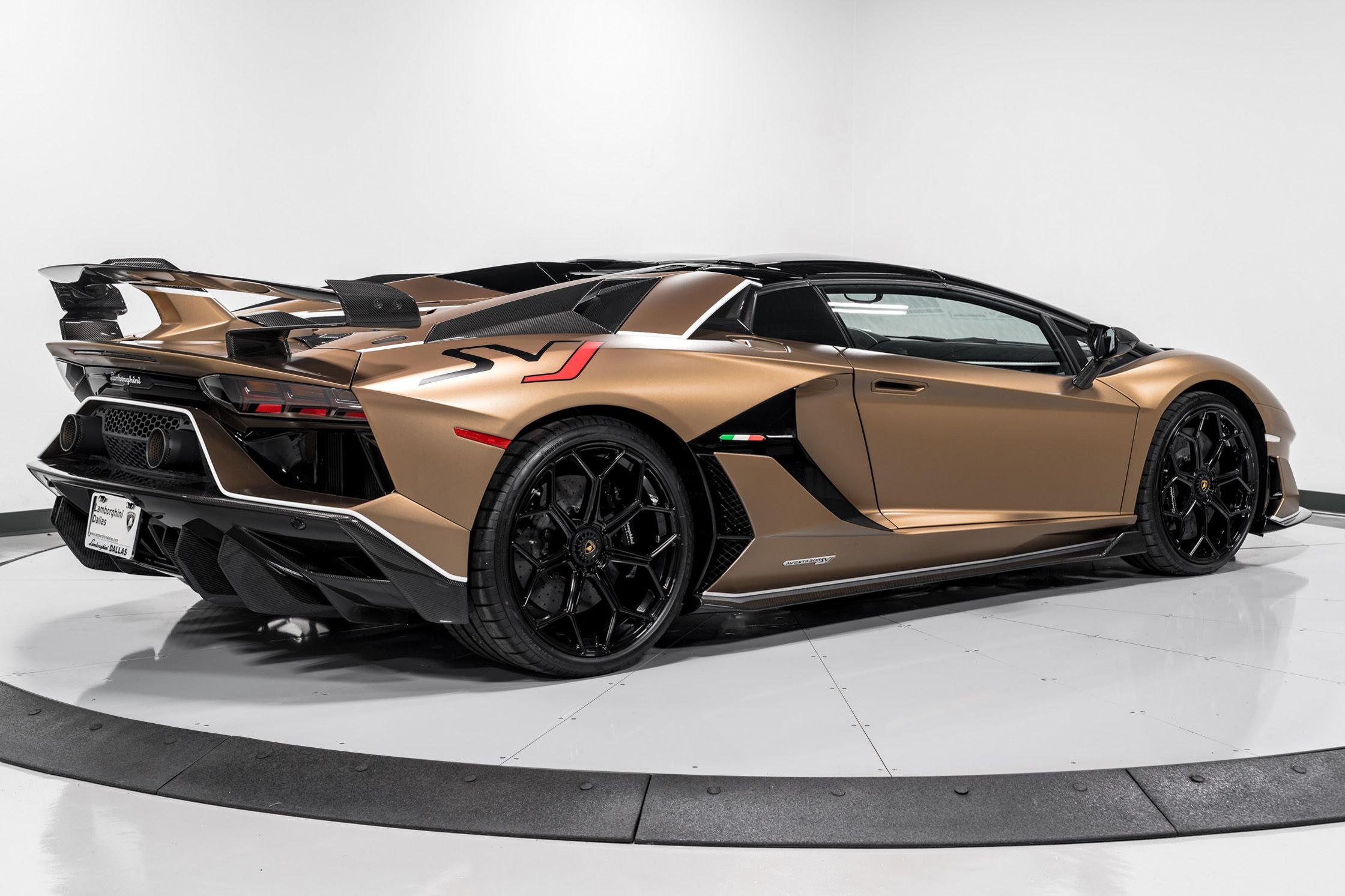 2020 Lamborghini Aventador SVJ Roadster  41