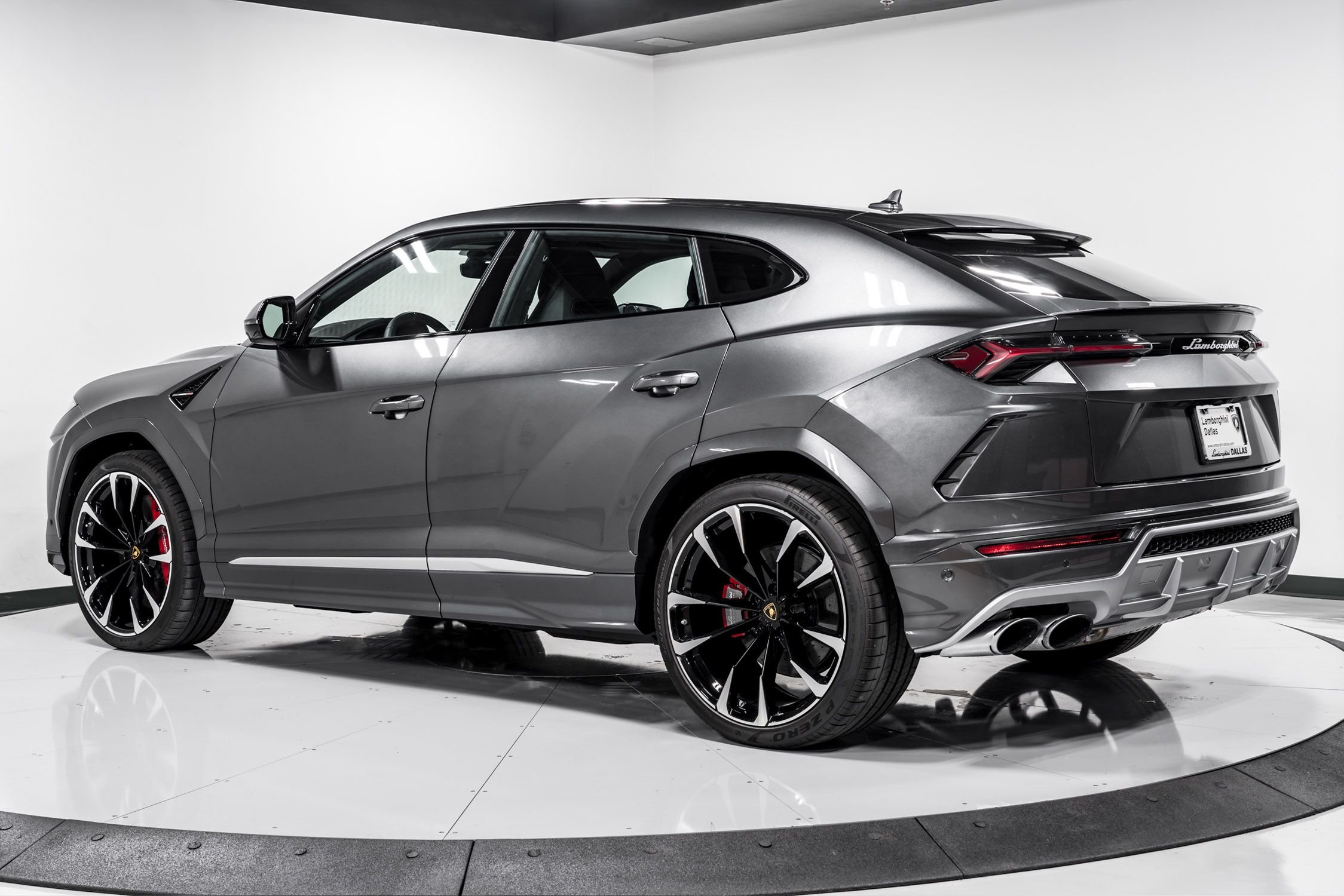 2020 Lamborghini Urus  5