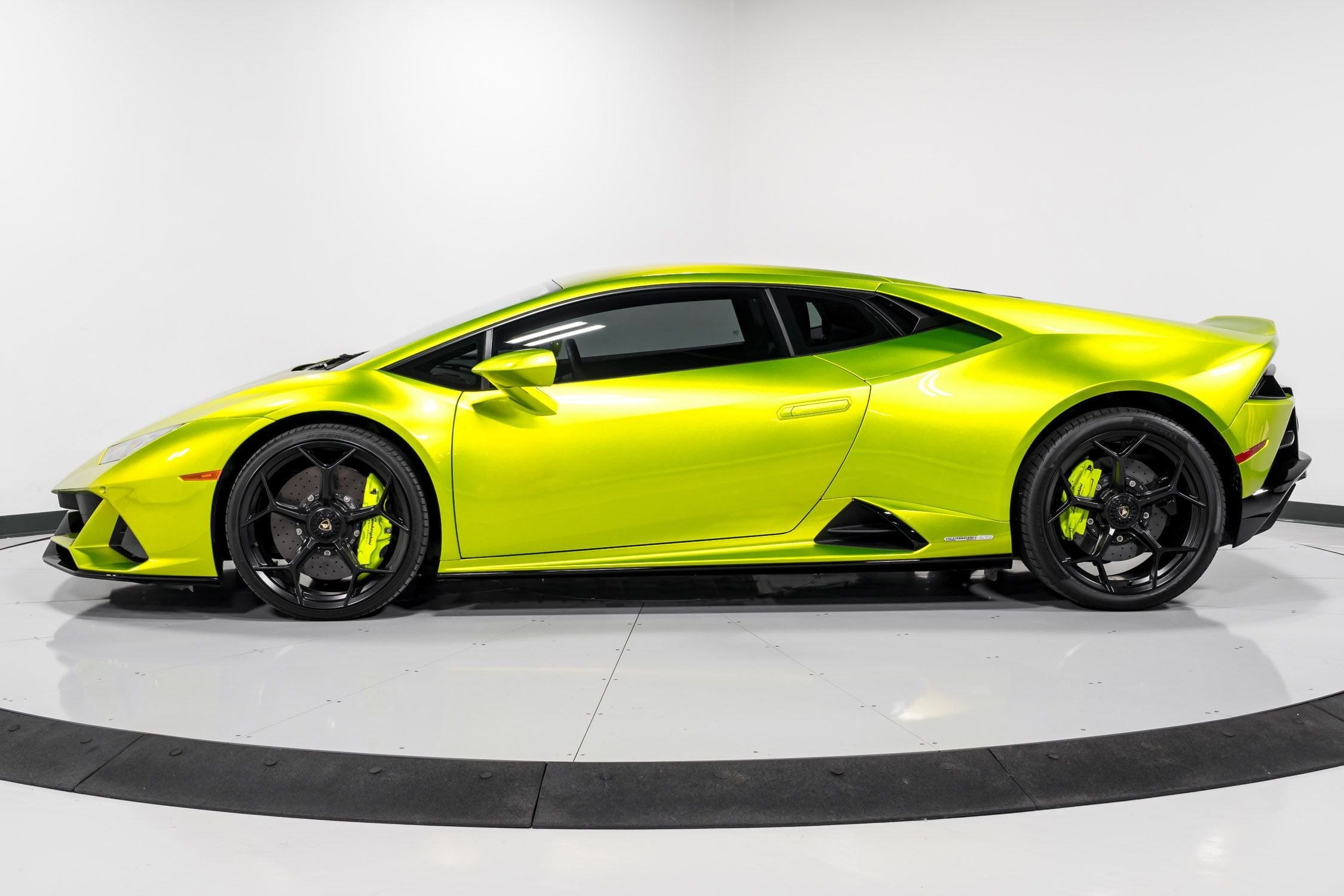 2023 Lamborghini Huracan EVO Coupe AWD Certified 6