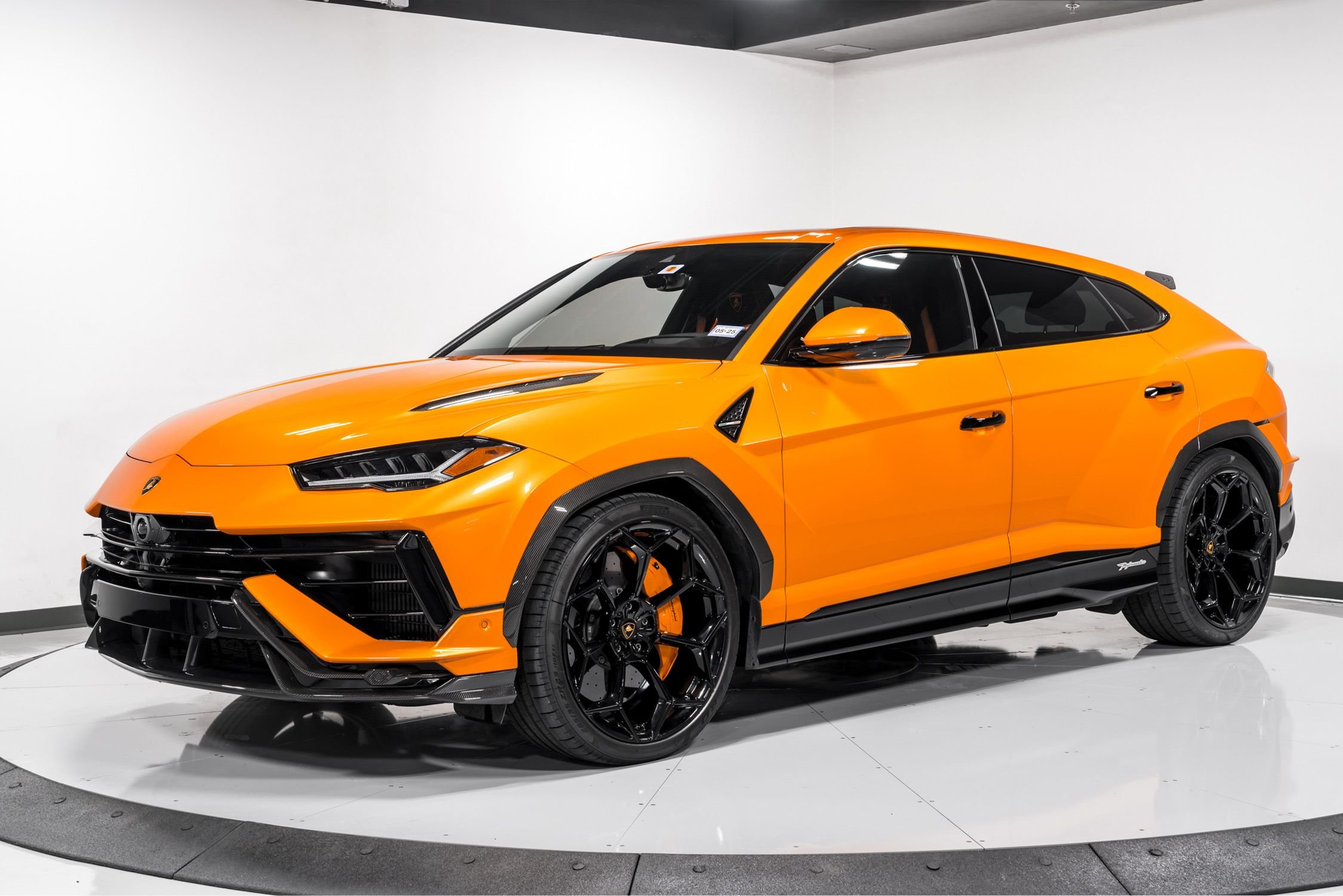 2023 Lamborghini Urus Performante  7