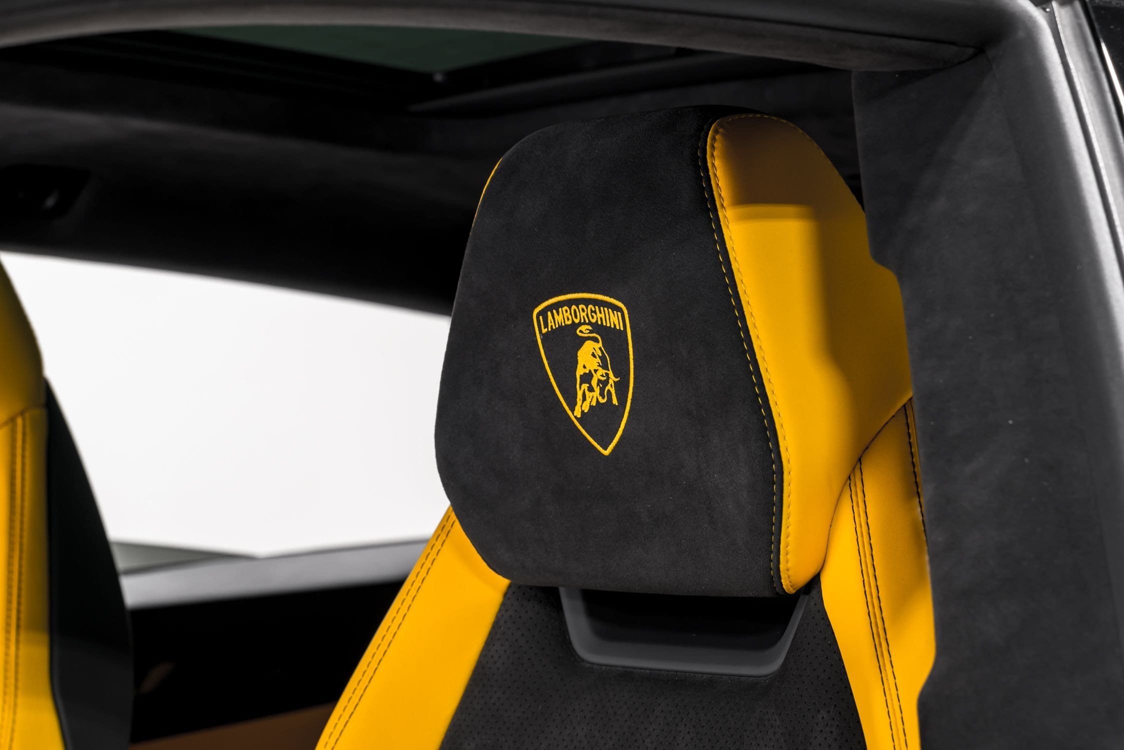 2022 Lamborghini Urus Certified 21