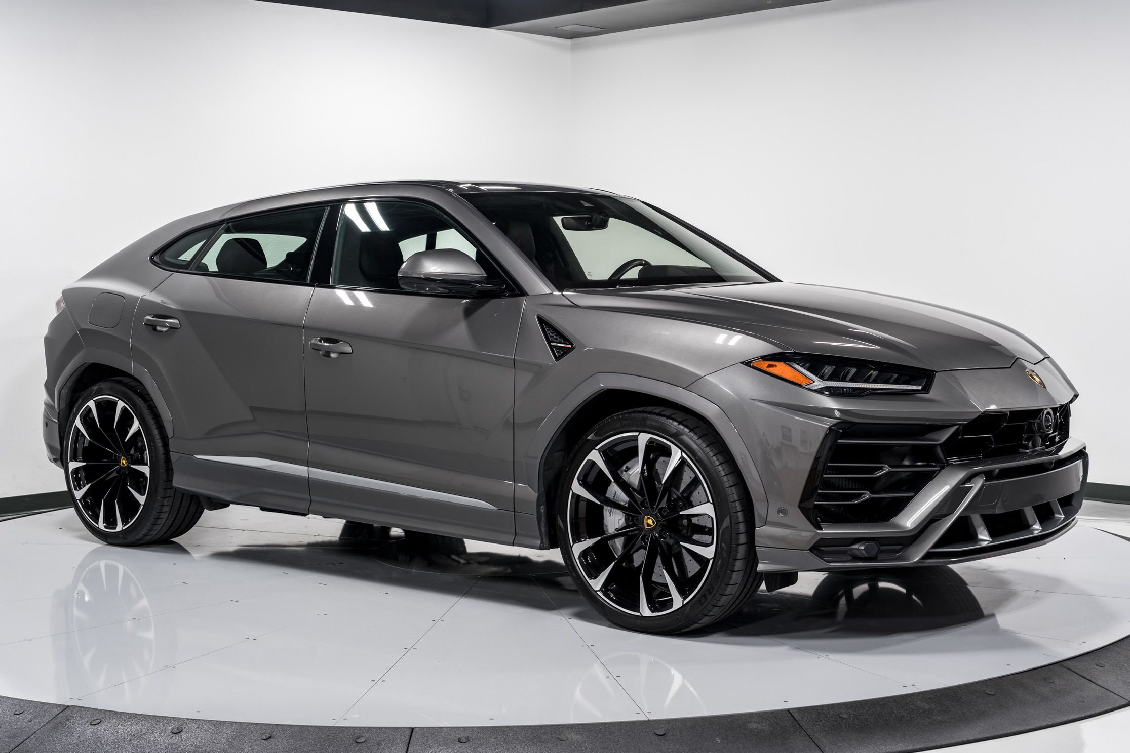 2021 Lamborghini Urus  45