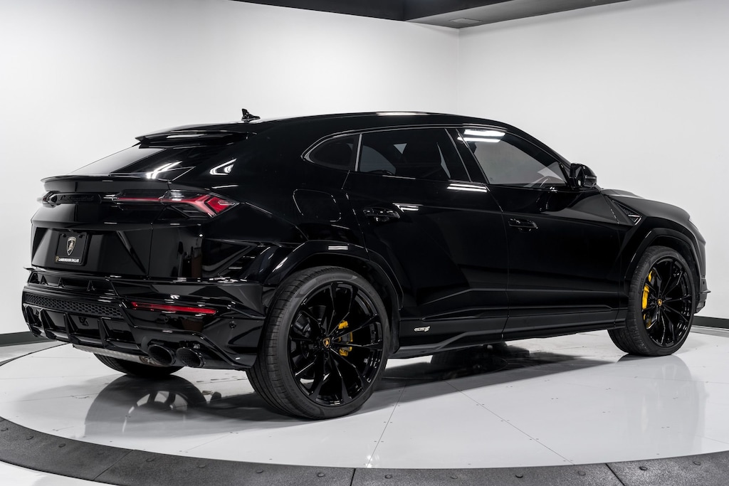 Used 2023 Lamborghini Urus S