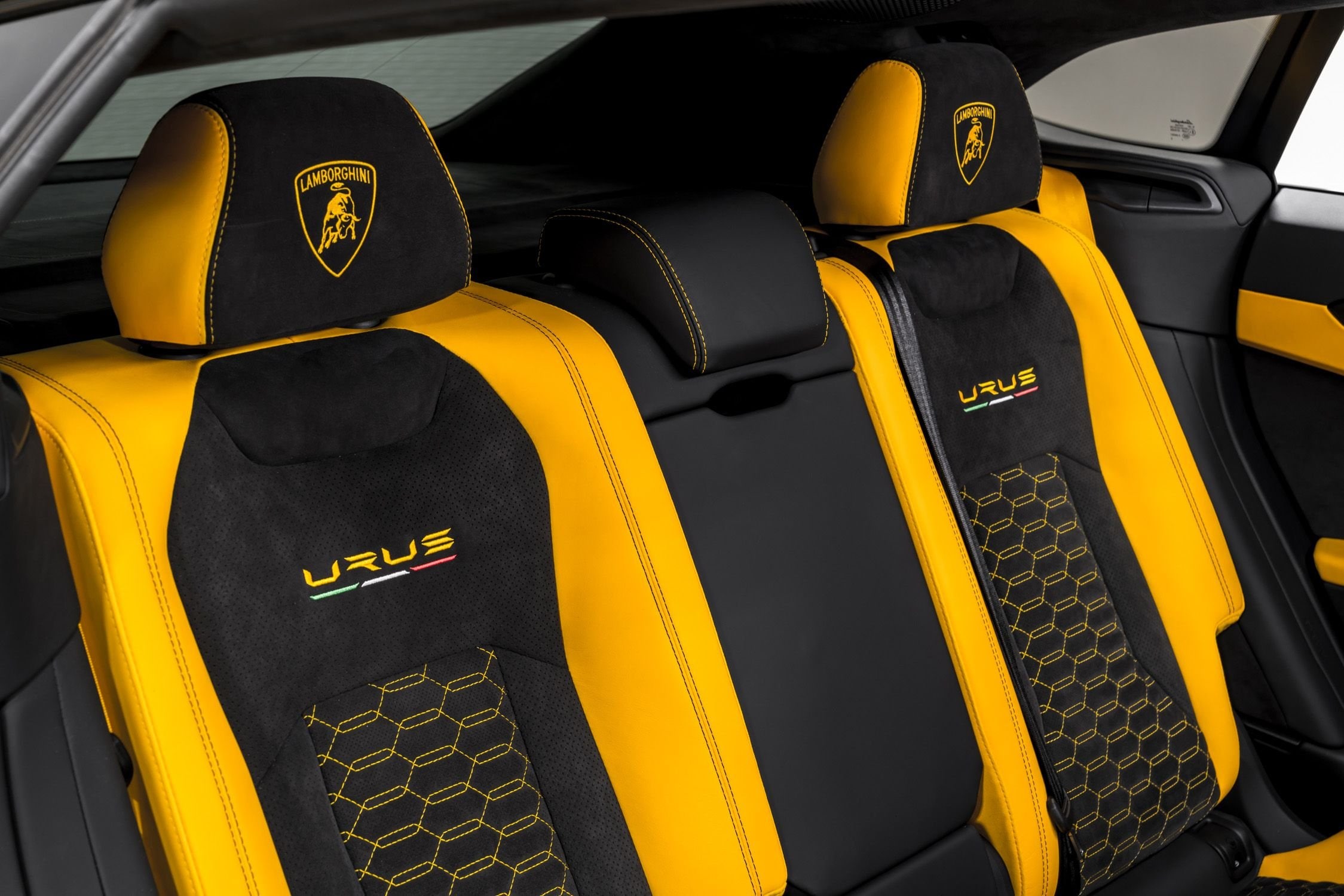 2022 Lamborghini Urus Certified 34