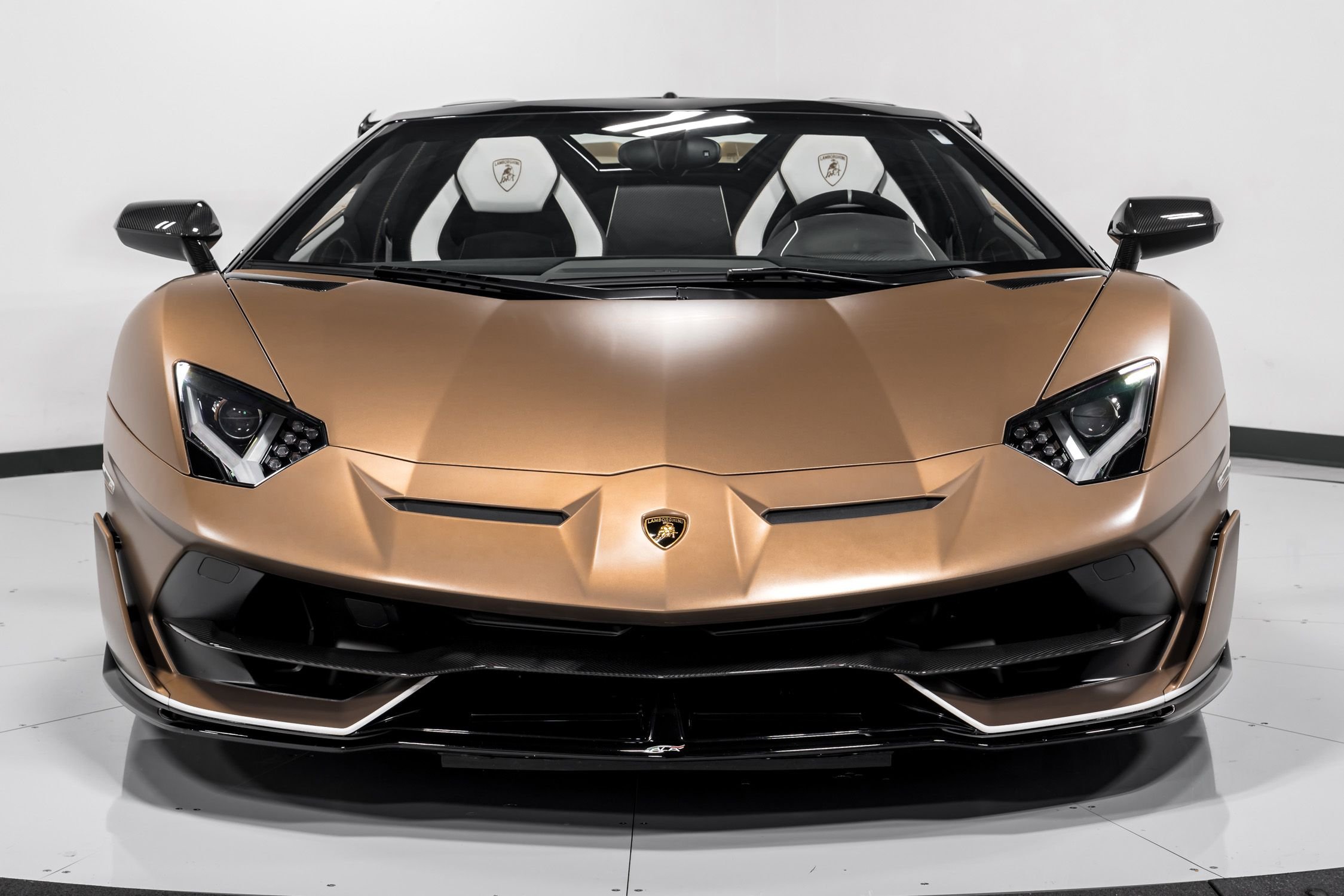 2020 Lamborghini Aventador SVJ Roadster  8