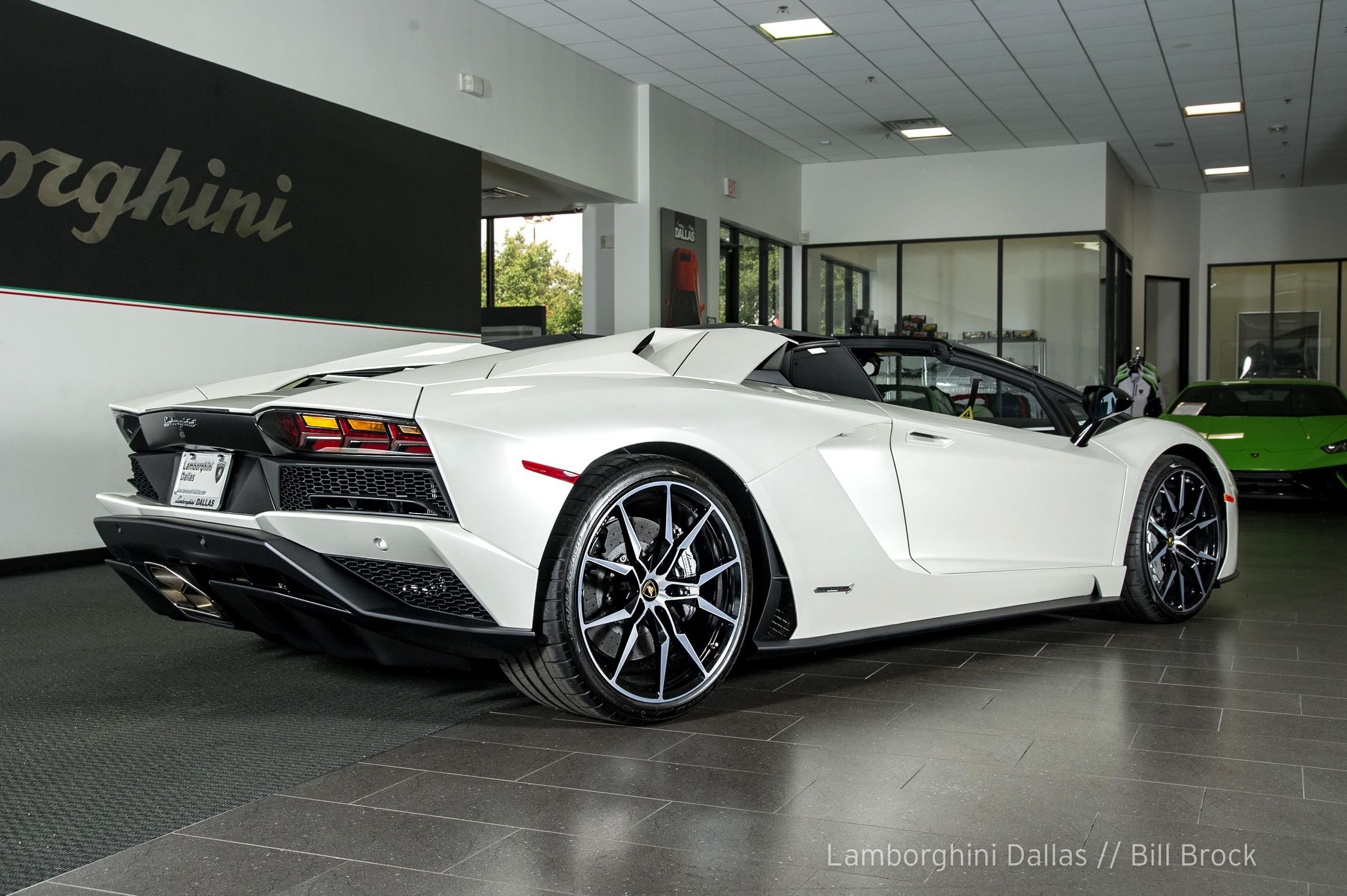 Used 2019 Lamborghini Aventador S Roadster For Sale at LAMBORGHINI 