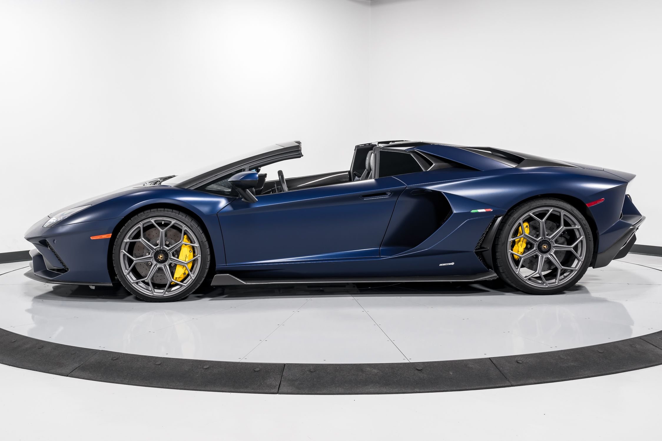 2022 Lamborghini Aventador Ultimae Roadster Certified 6