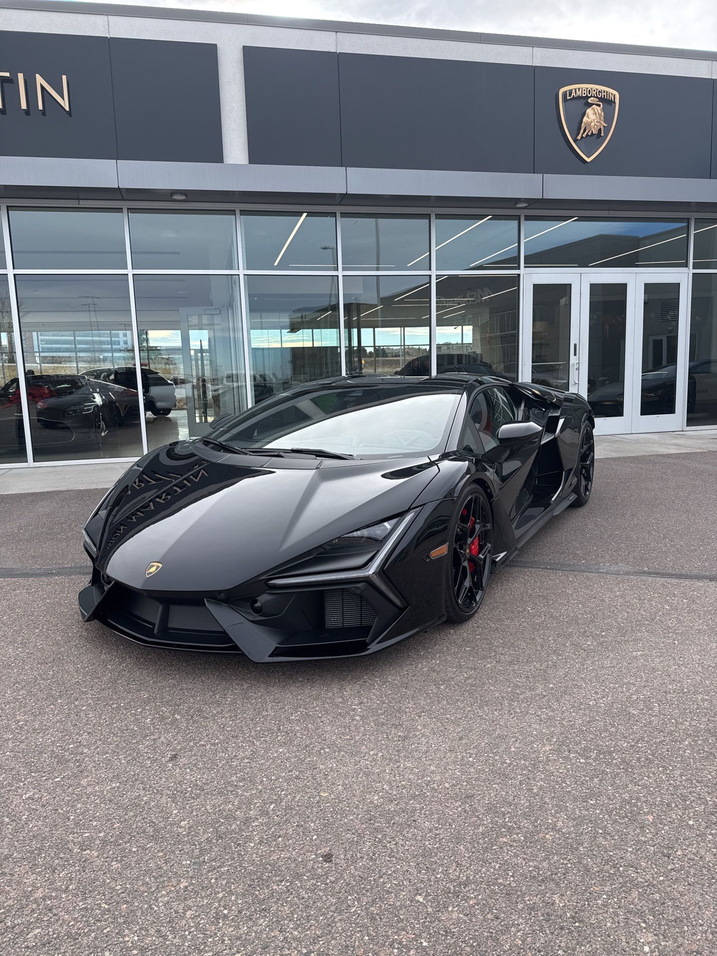 2024 Lamborghini Revuelto