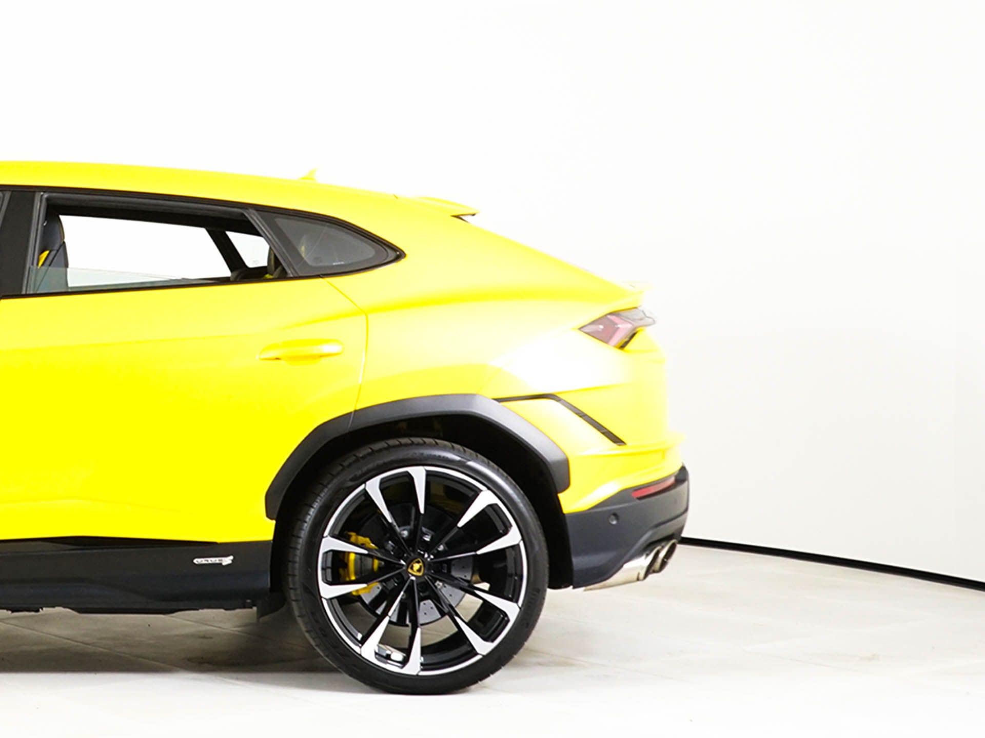 2023 Lamborghini Urus S - Photo 13