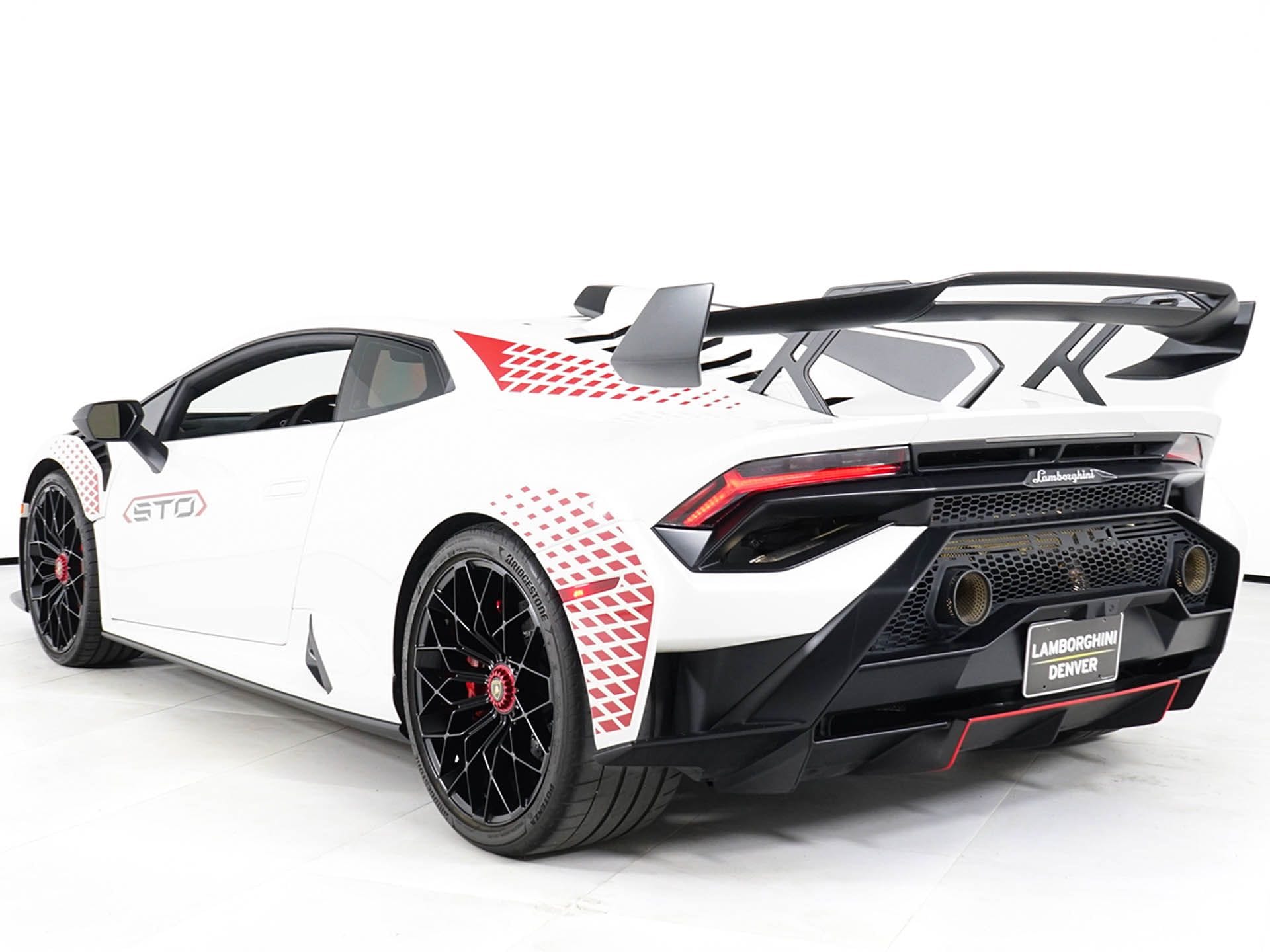 2022 Lamborghini Huracan STO - Photo 19