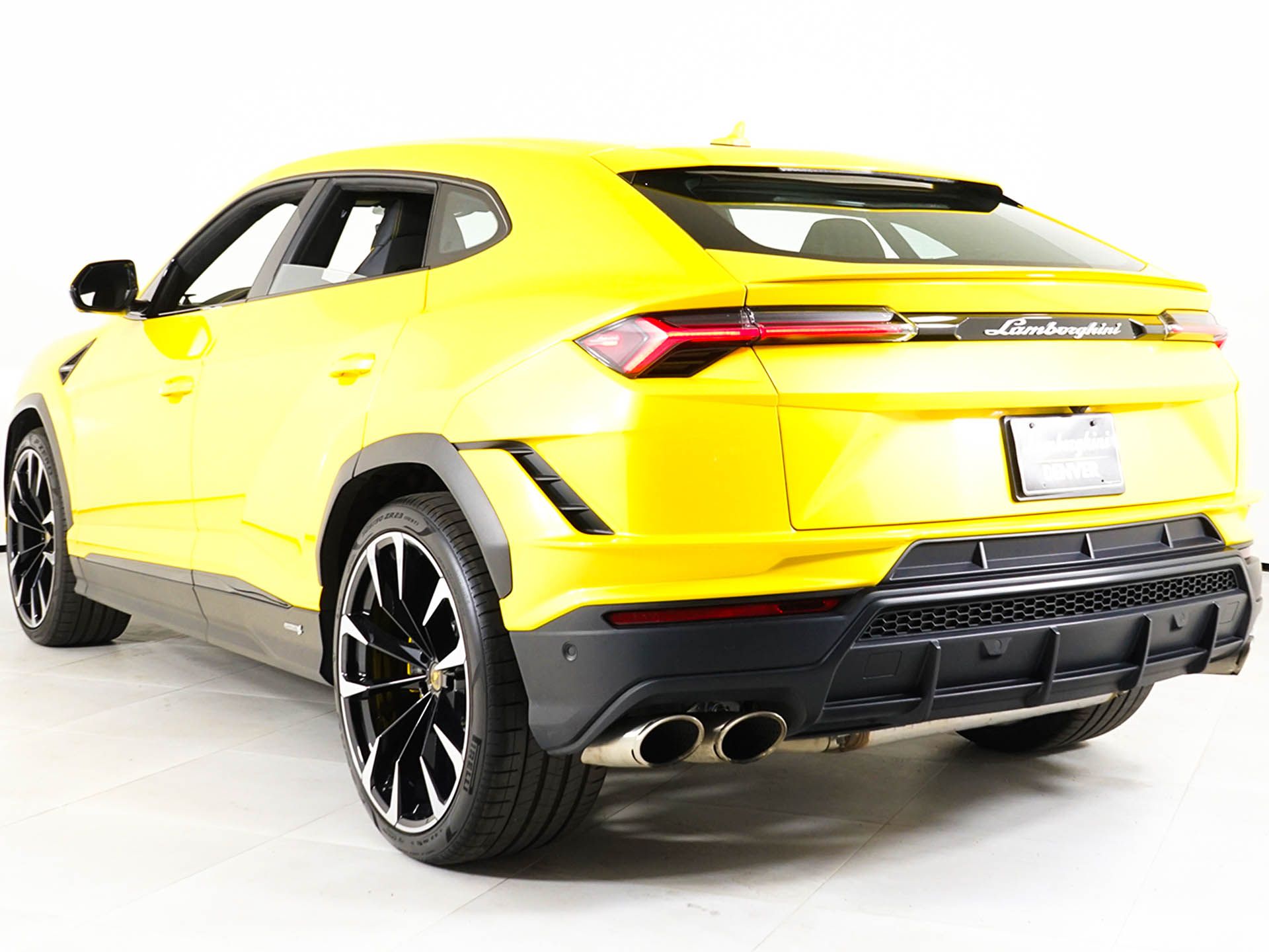 2023 Lamborghini Urus S - Photo 18