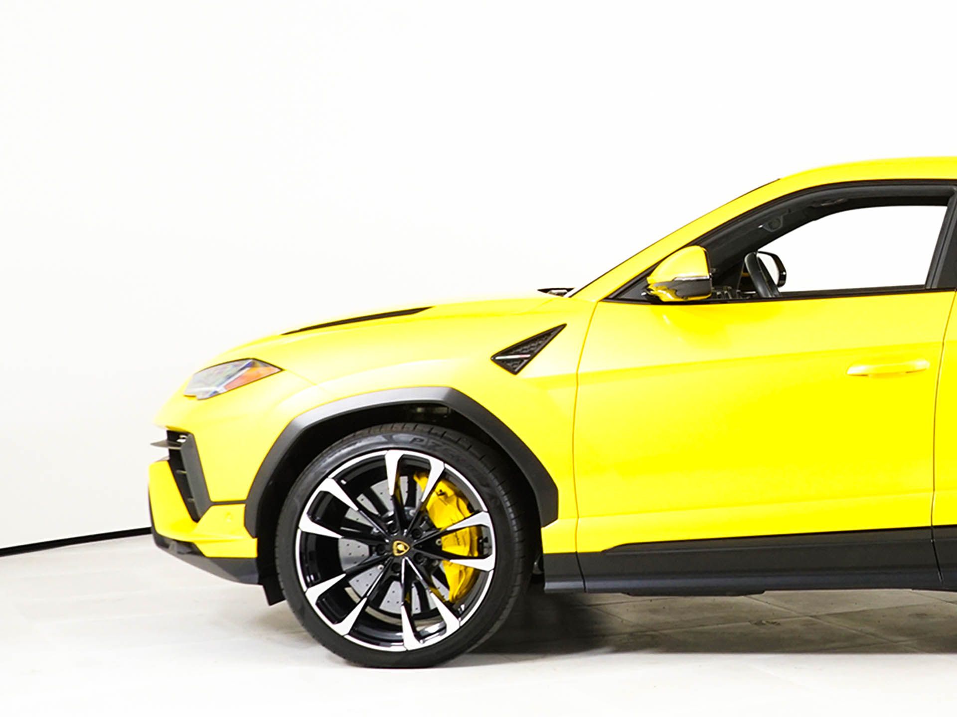 2023 Lamborghini Urus S - Photo 12