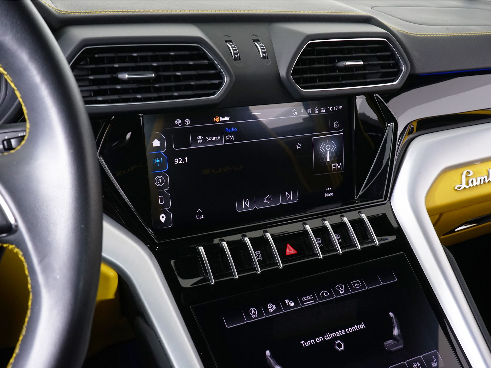 2023 Lamborghini Urus S - Photo 29