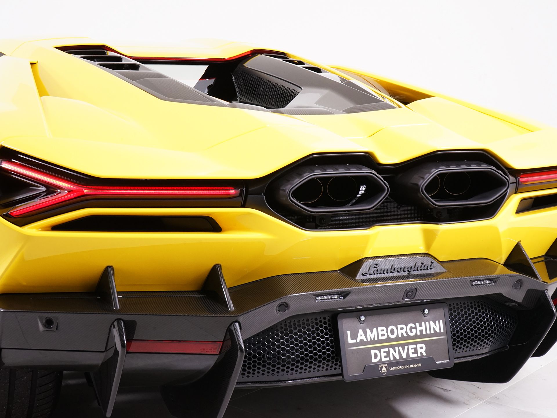 2025 Lamborghini Revuelto Base - Photo 19