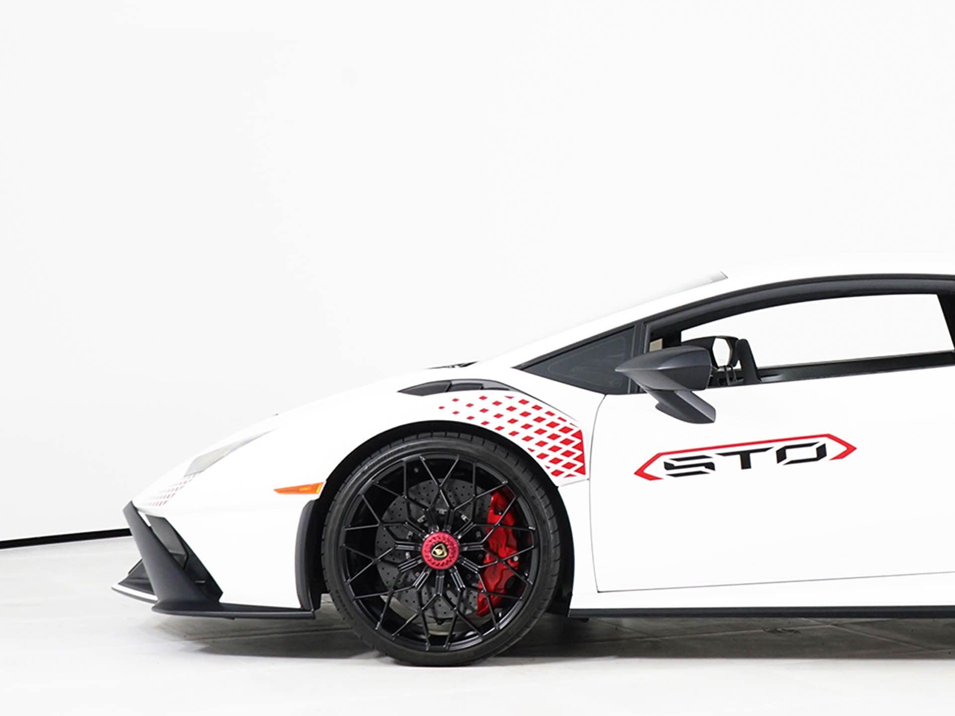 2022 Lamborghini Huracan STO - Photo 12